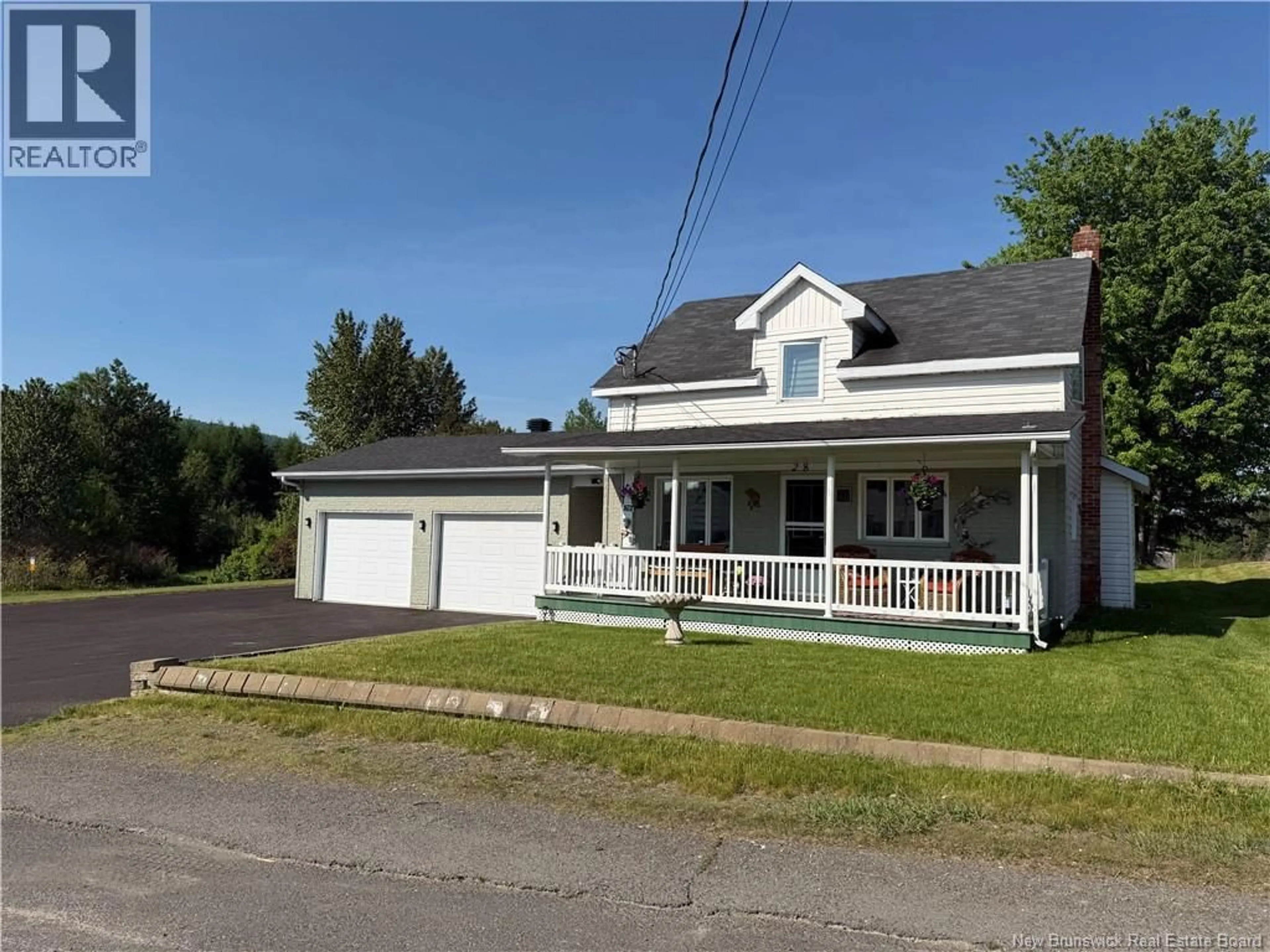 Home with vinyl exterior material, street for 28 FRONTIERE, Saint-François-de-Madawaska New Brunswick E7A1C7