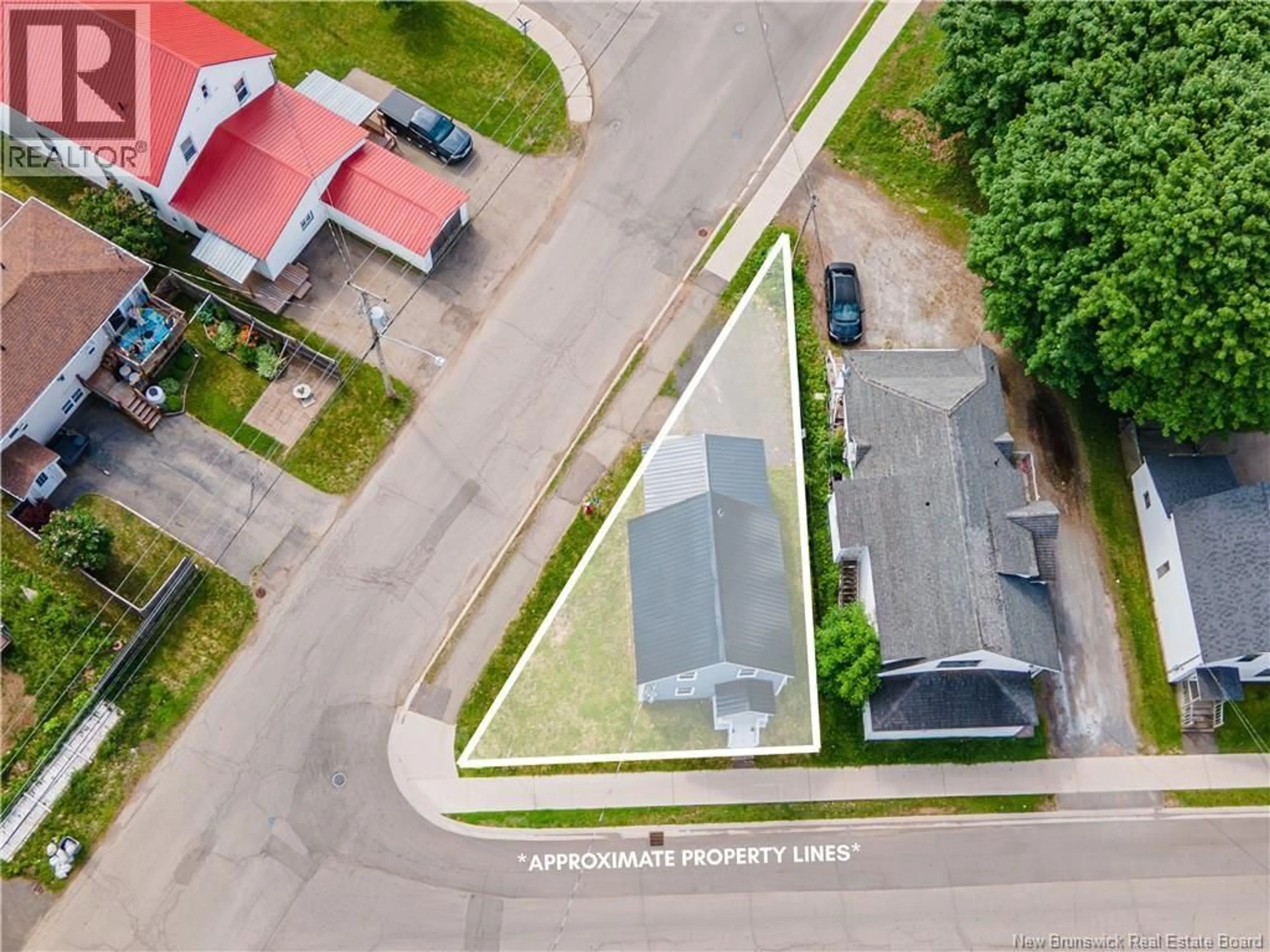 A pic from outside/outdoor area/front of a property/back of a property/a pic from drone, street for 2 NELSON STREET, Sussex New Brunswick E4E1V5