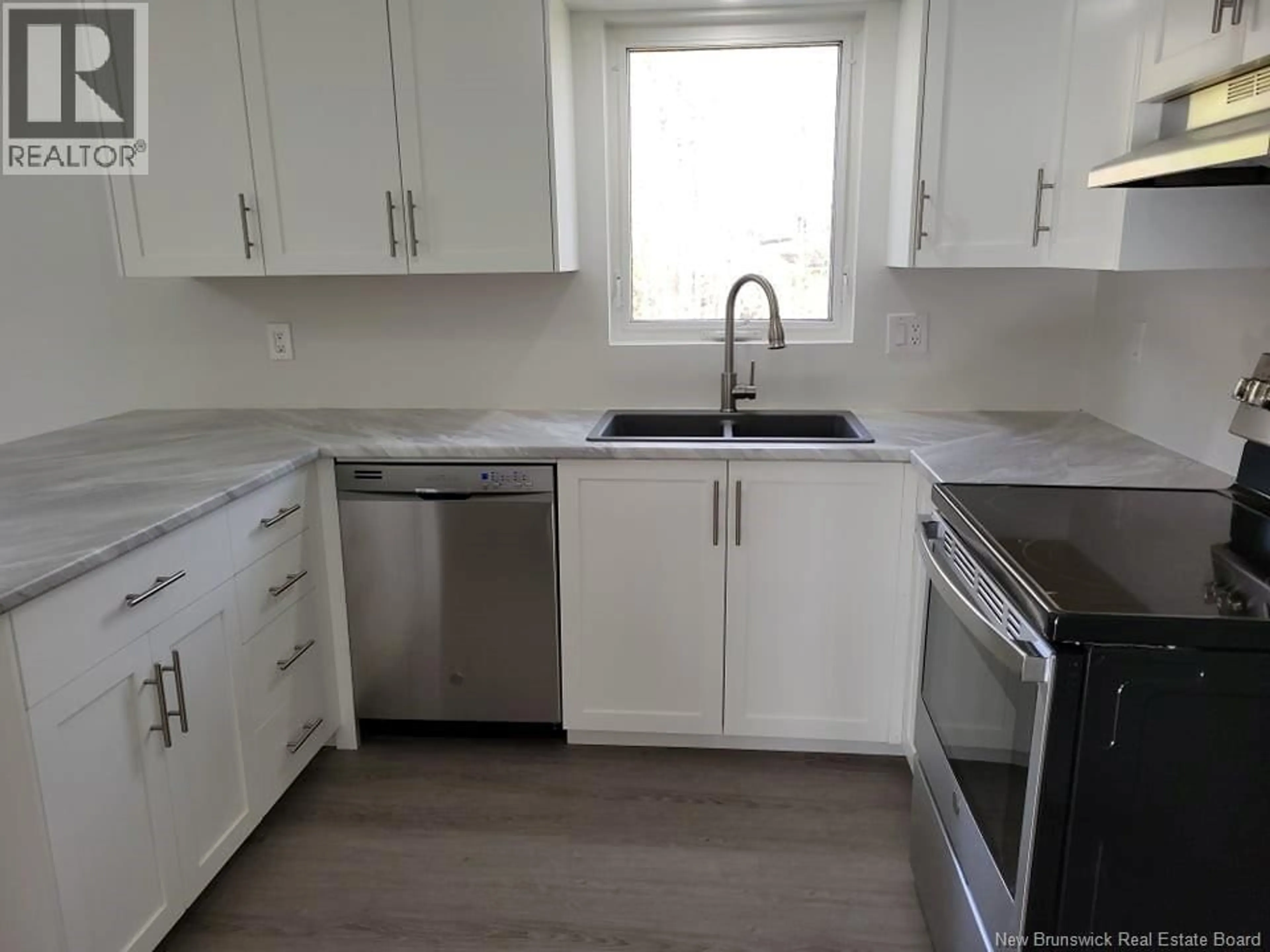 Standard kitchen, unknown for 29 THADDEE STREET, Dieppe New Brunswick E1A6V4