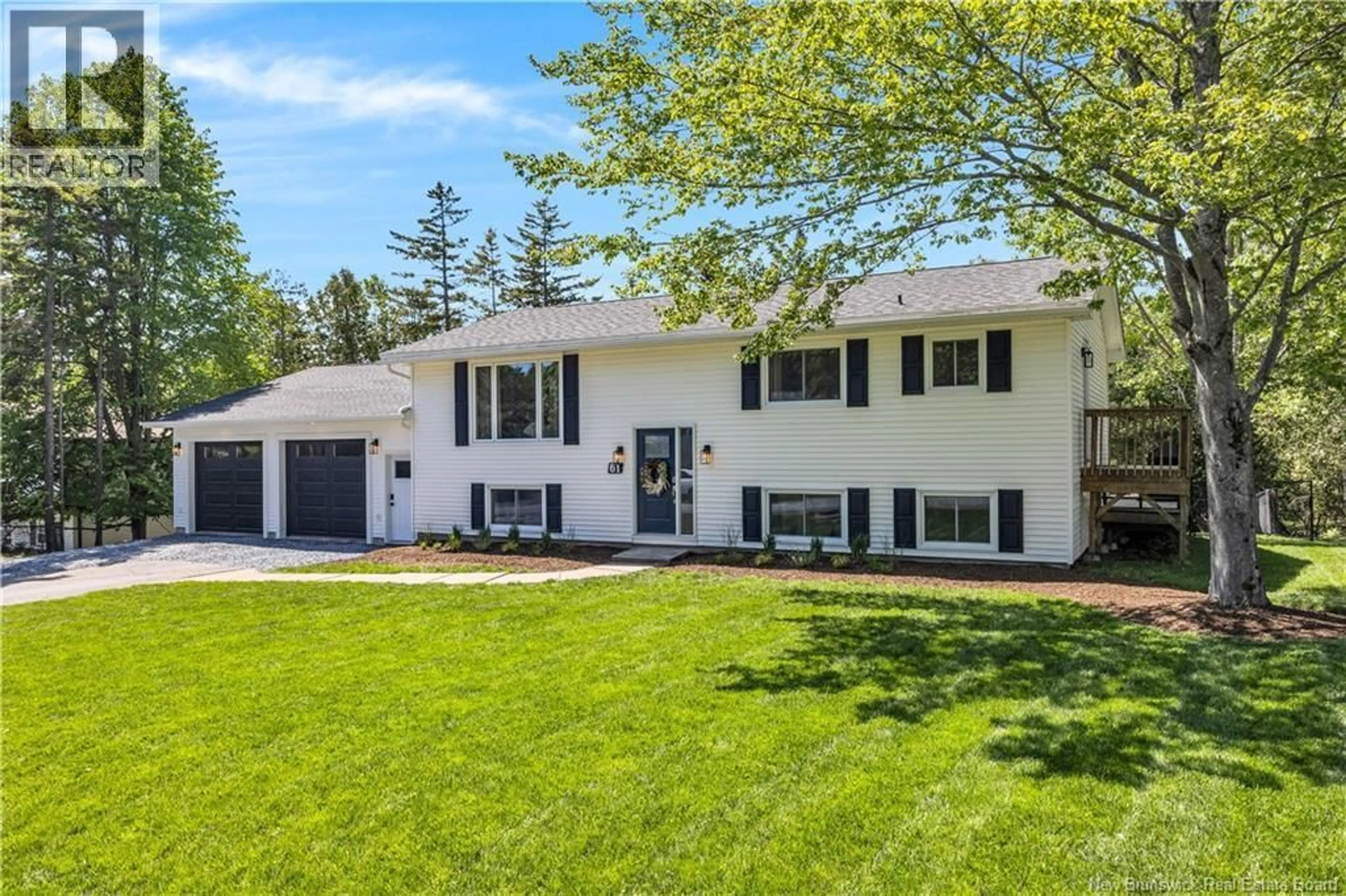 Home with vinyl exterior material, street for 61 ROBERTS LANE, Quispamsis New Brunswick E2E1B4