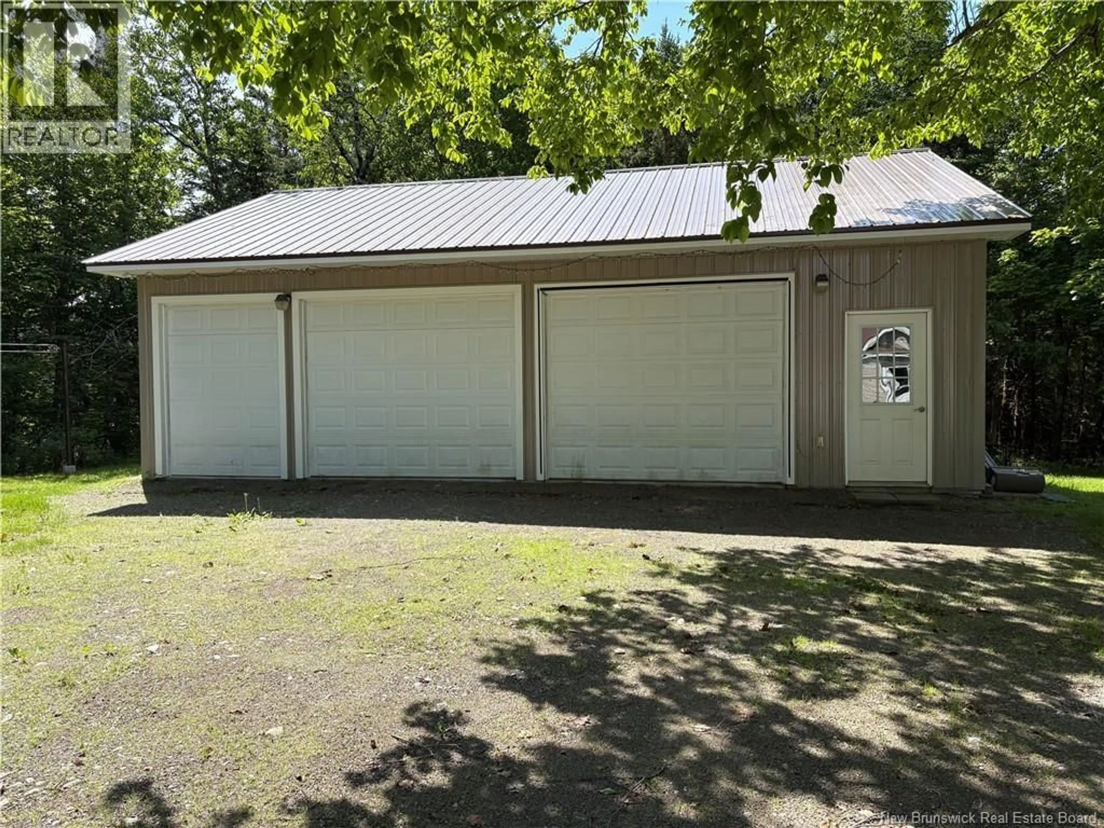 Indoor garage for 5746 ROUTE 127, Bocabec New Brunswick E5B3J7