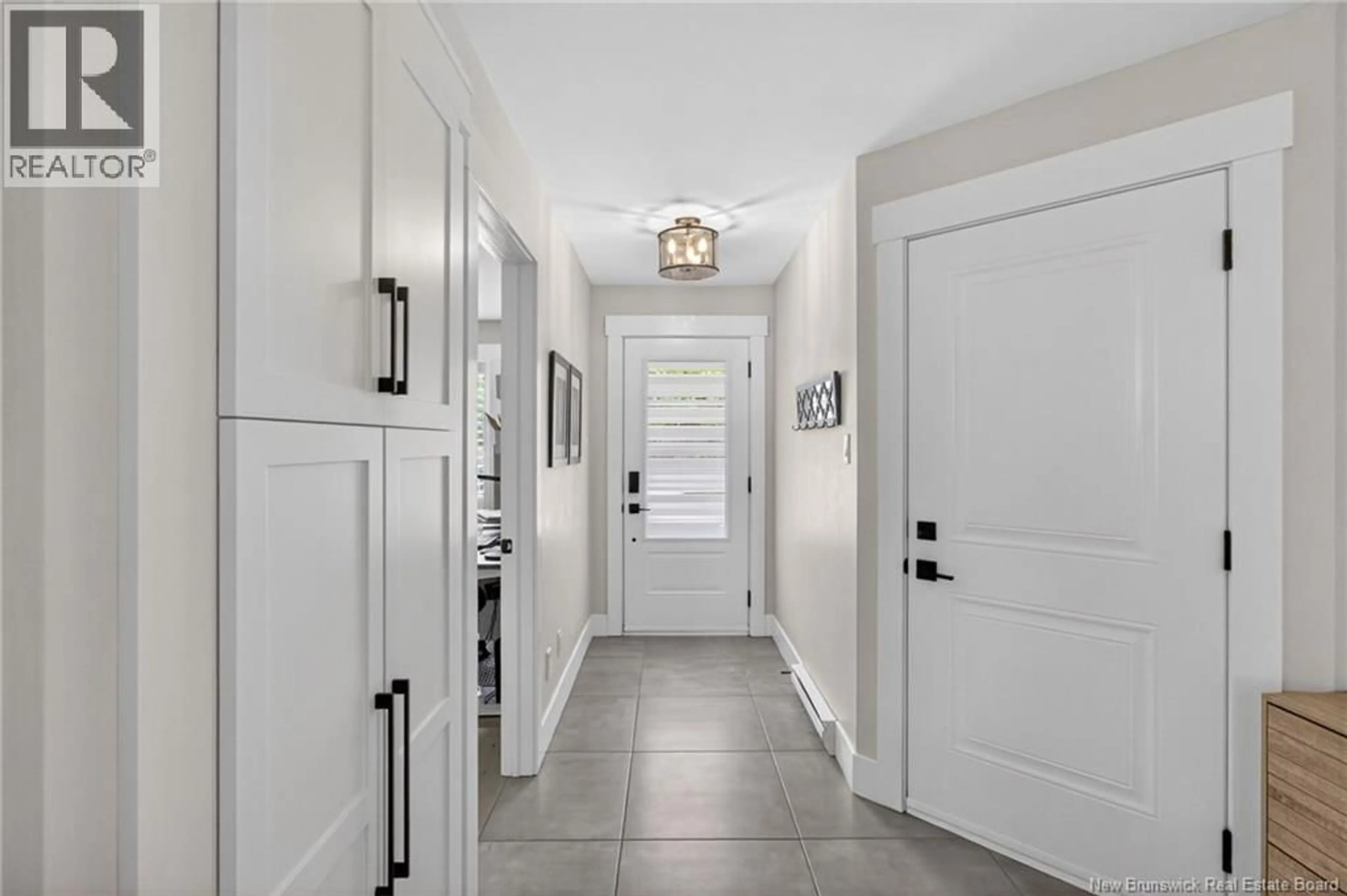 Indoor entryway for 104 - 292 DAMIEN STREET, Dieppe New Brunswick E1A0H3