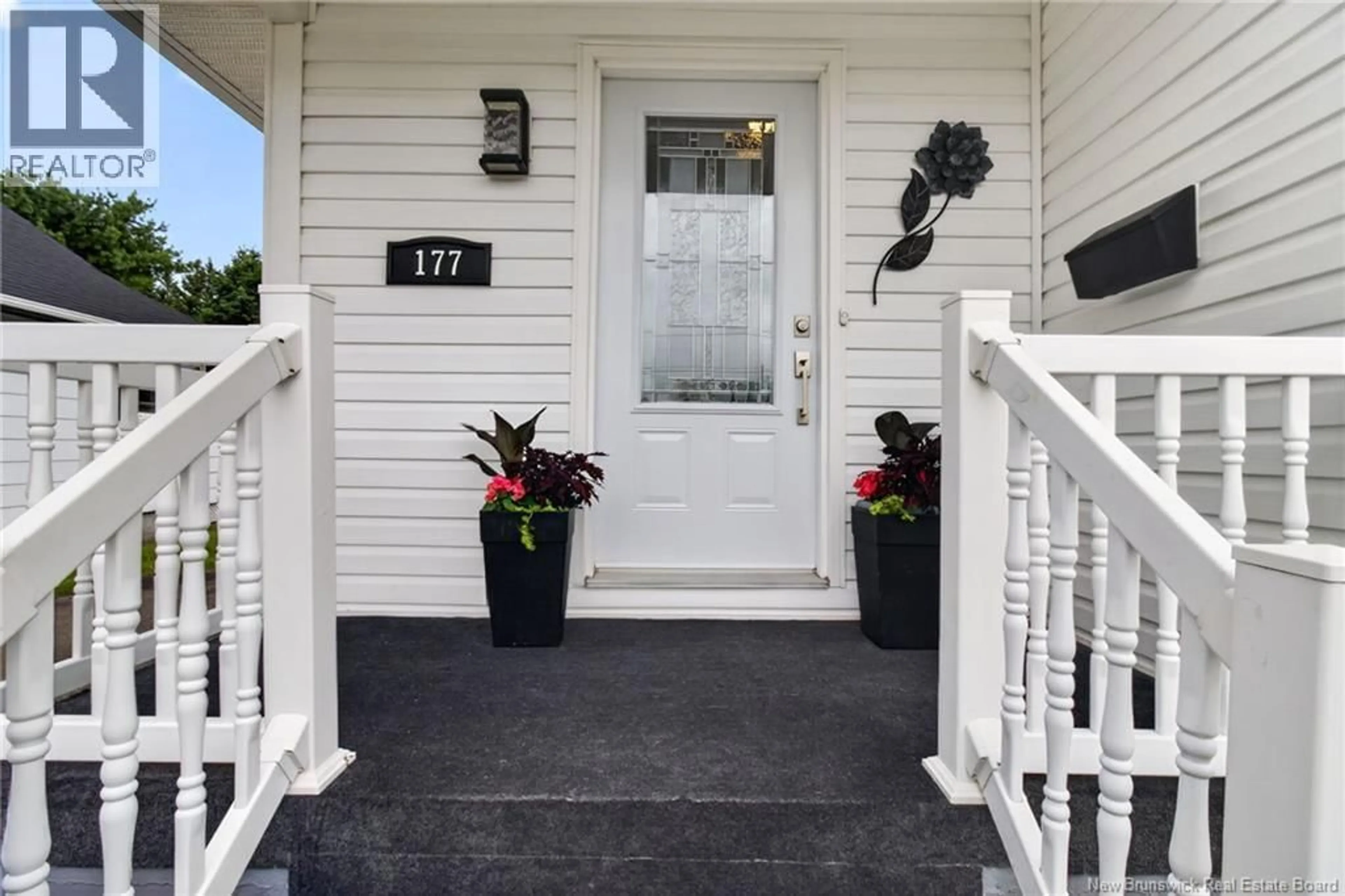 Indoor entryway for 177 GASPE, Dieppe New Brunswick E1A1W4