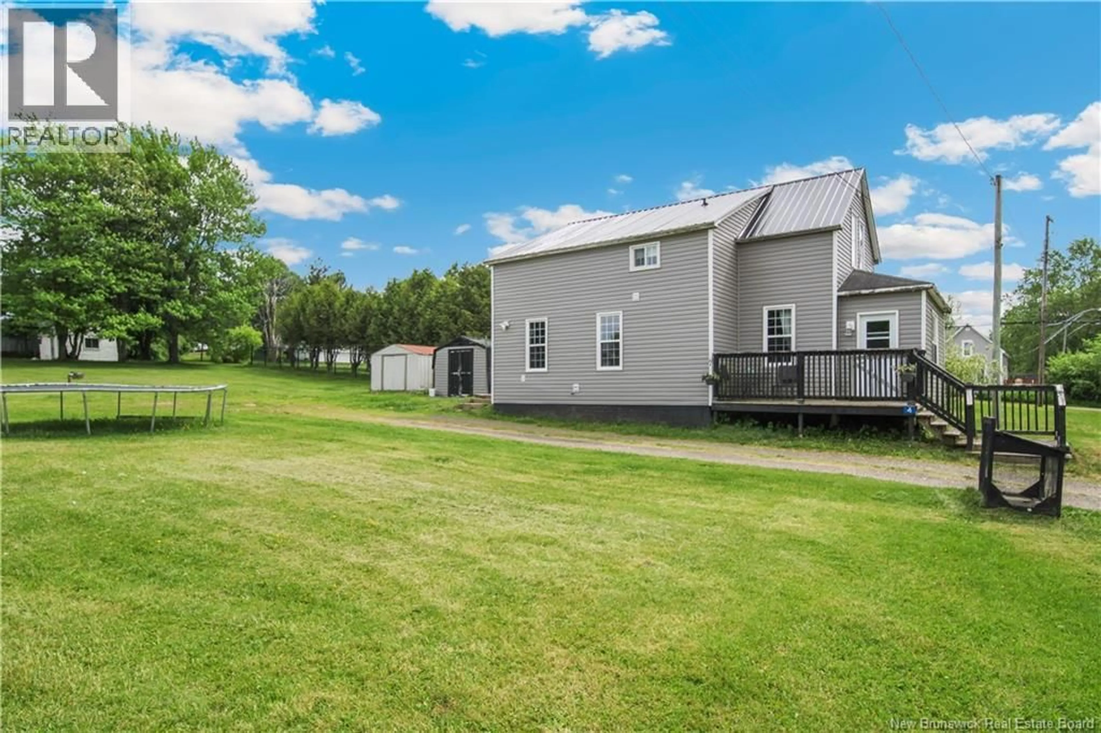 A pic from outside/outdoor area/front of a property/back of a property/a pic from drone, water/lake/river/ocean view for 4 THORN STREET, Petitcodiac New Brunswick E4Z4X1