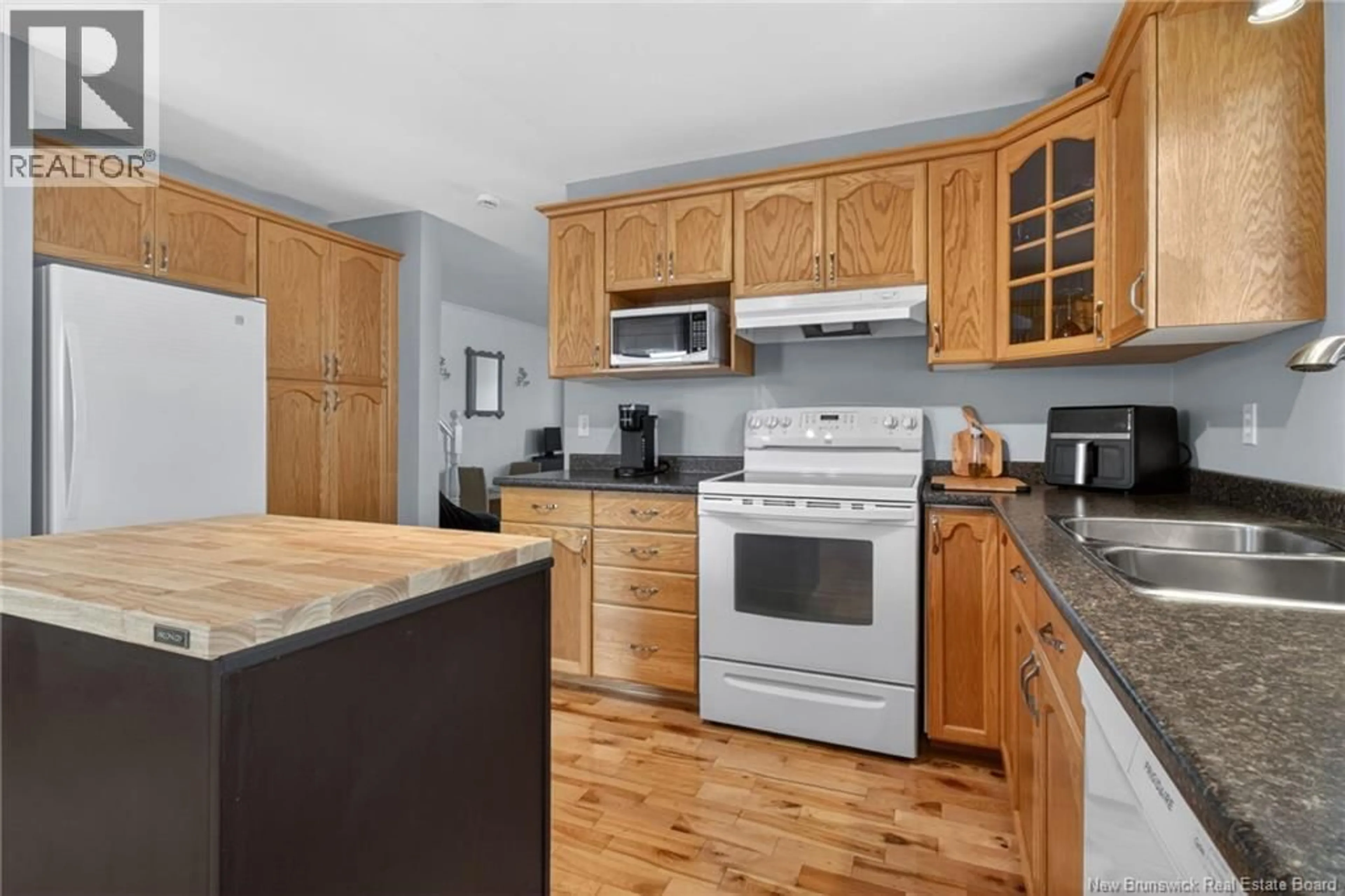 Standard kitchen, unknown for 53 MARTINDALE, Moncton New Brunswick E1G2J3