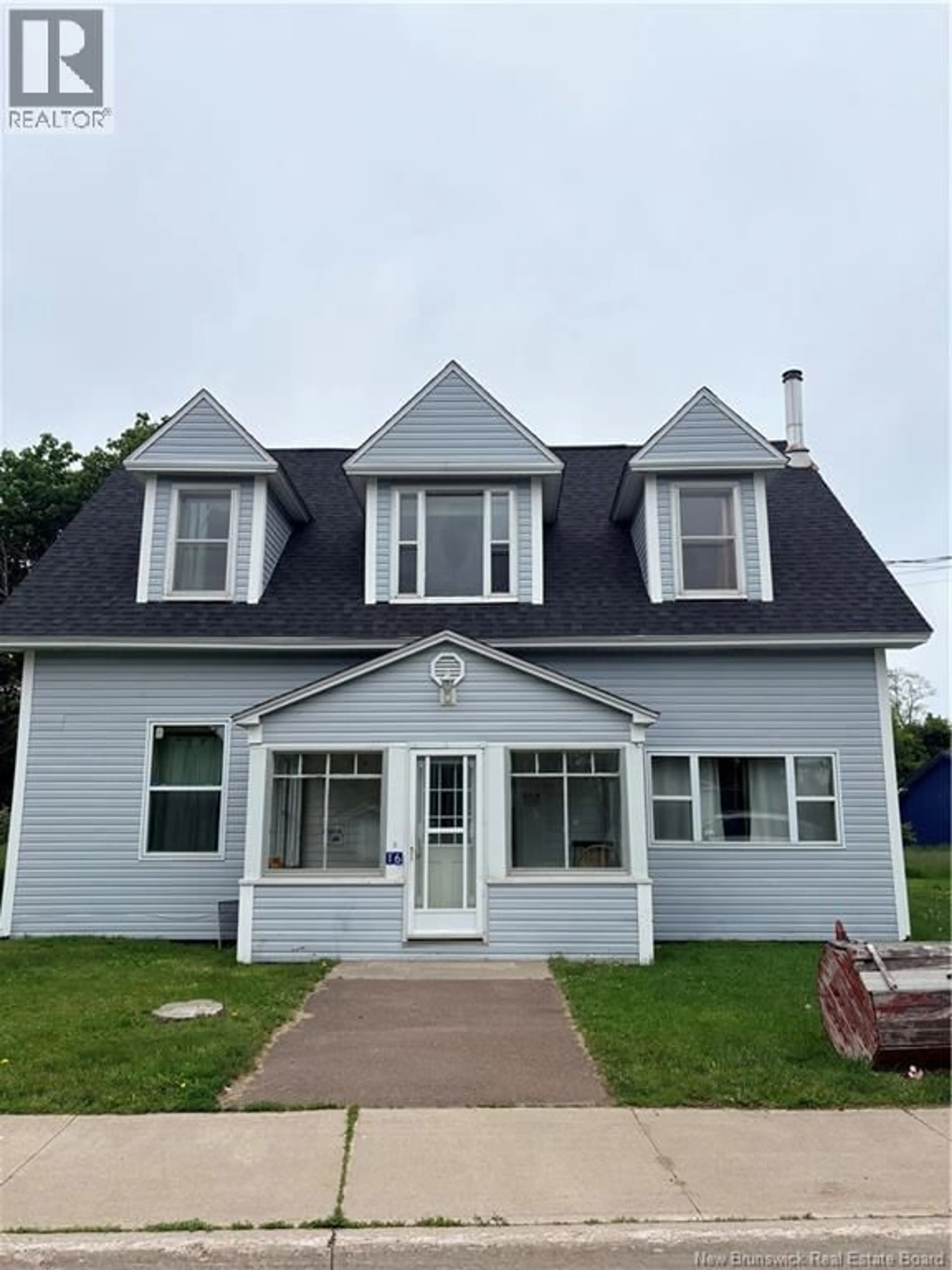 Home with vinyl exterior material, street for 16 CUNARD STREET, Richibucto New Brunswick E4W3Z1