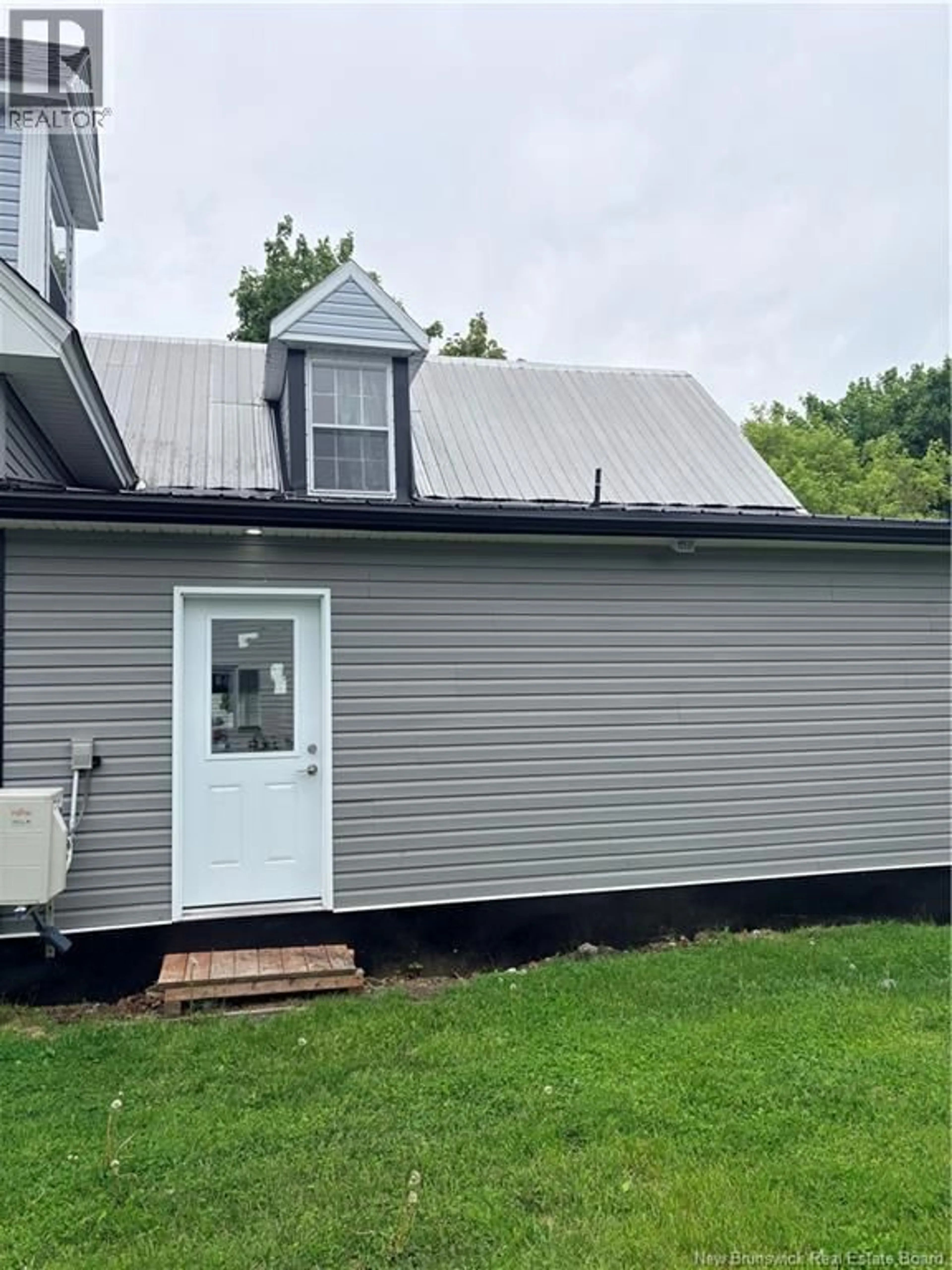 Unknown for 16 CUNARD STREET, Richibucto New Brunswick E4W3Z1