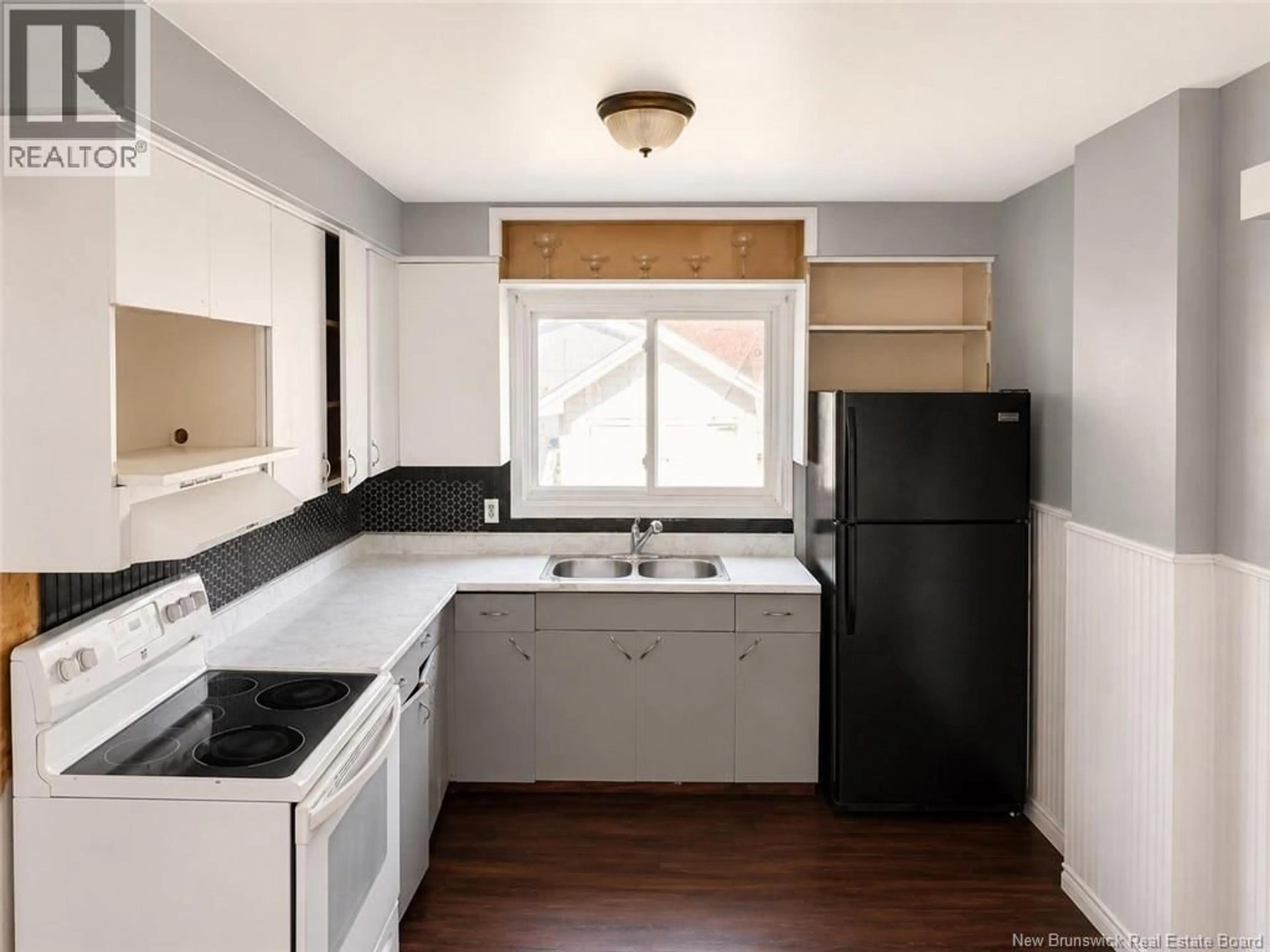 Standard kitchen, unknown for 28 VALLEY STREET, Saint John New Brunswick E2J2M9