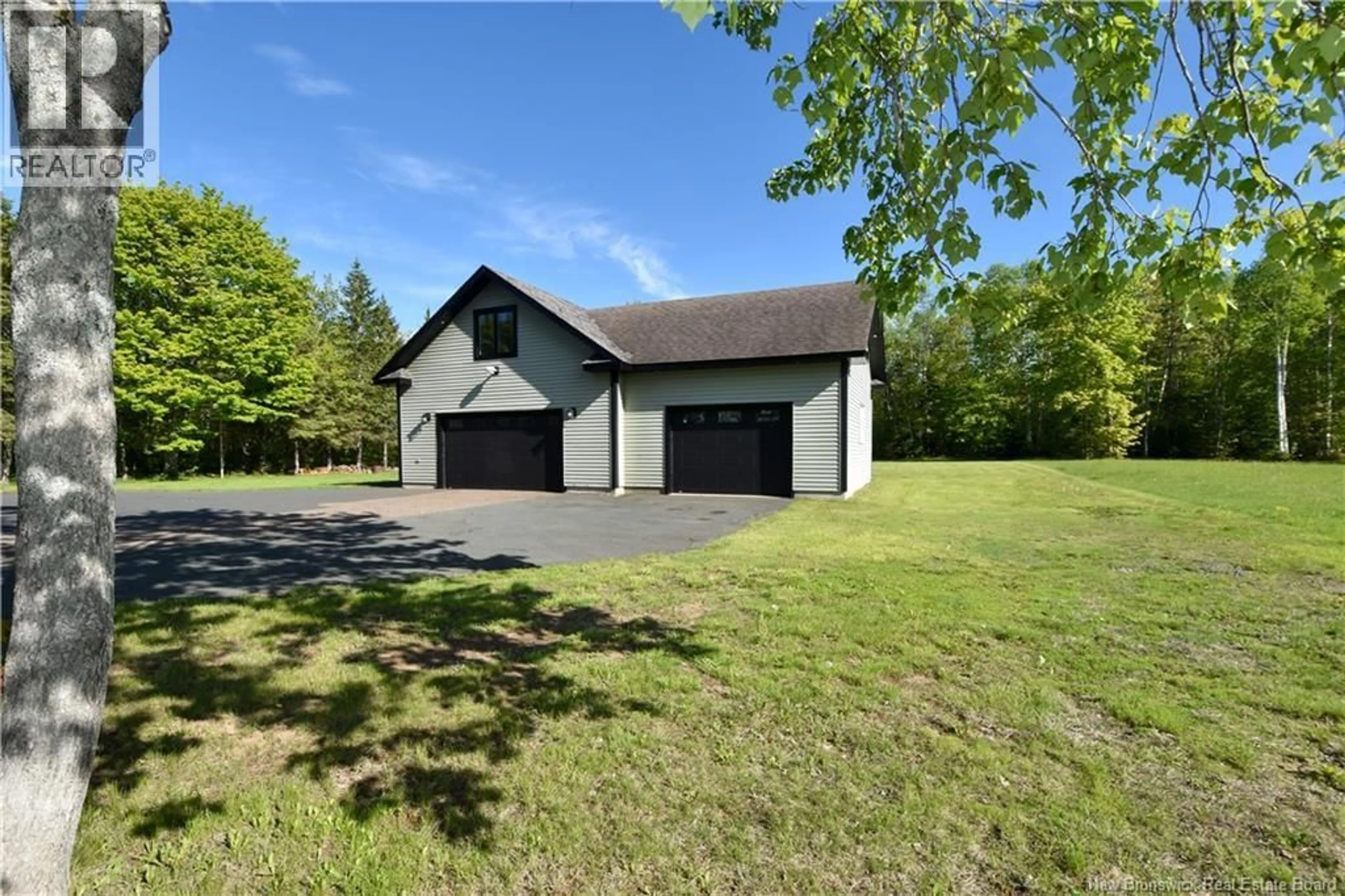 Indoor garage for 337 ROUTE 363, Hacheyville New Brunswick E8M1M7