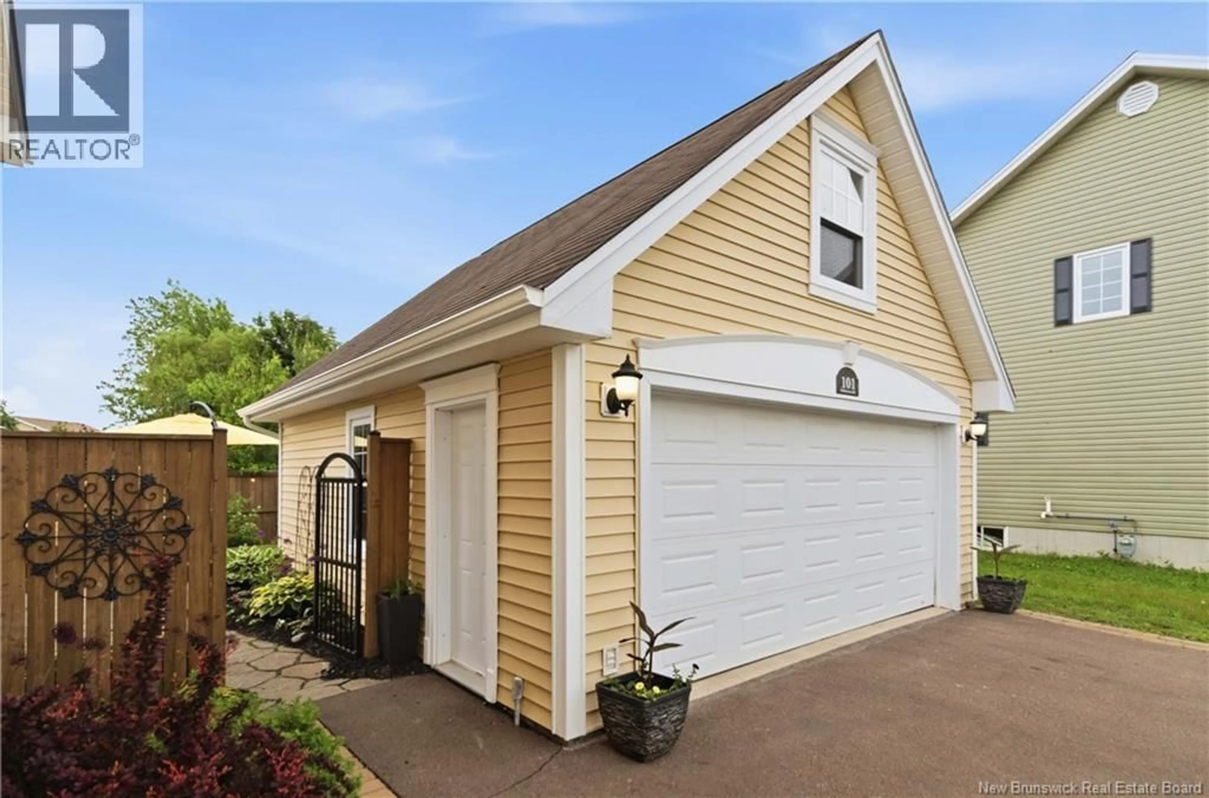 Indoor garage for 101 CHATEAU DRIVE, Moncton New Brunswick E1G0K8