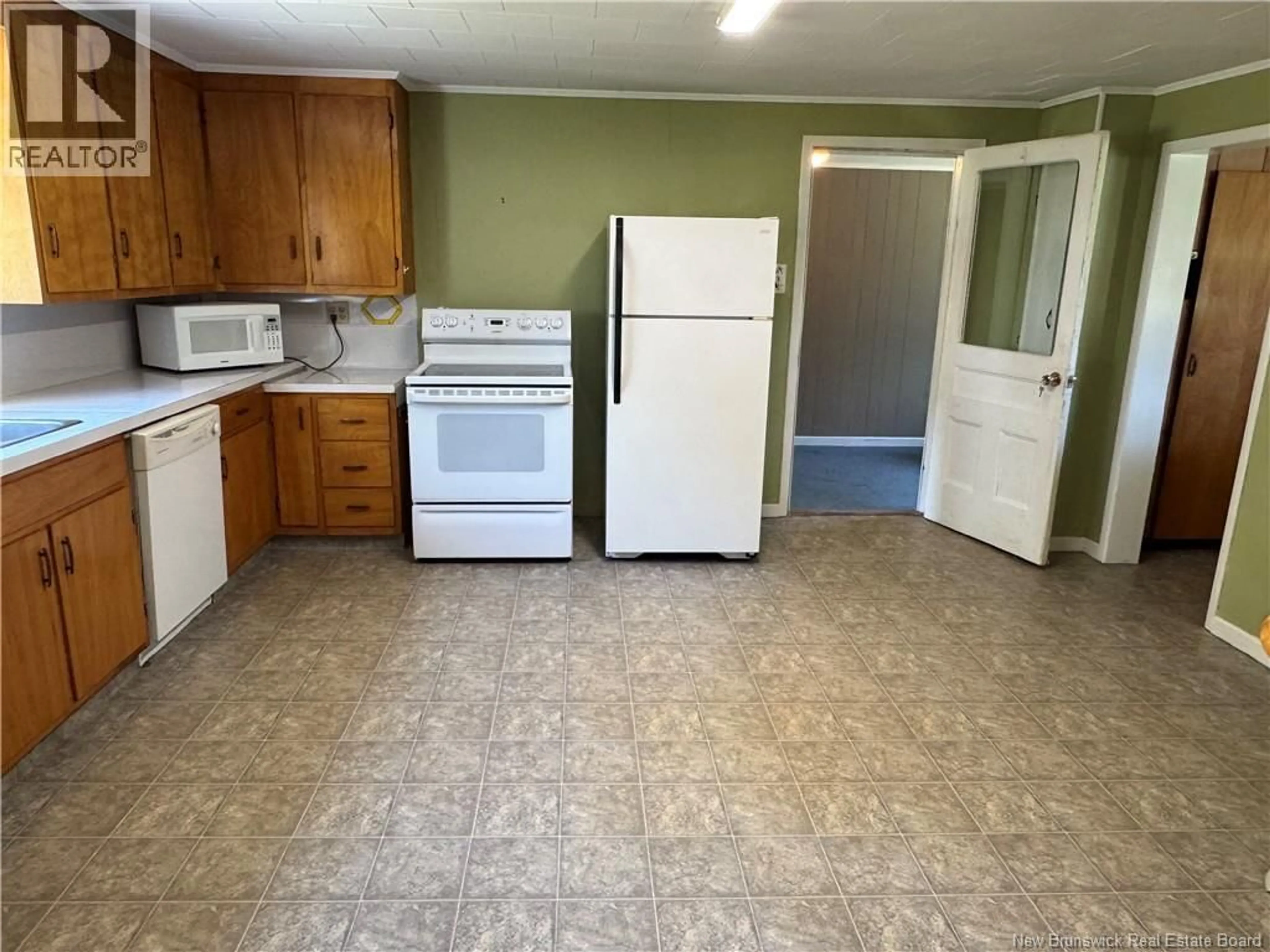 Standard kitchen, unknown for 250 MAIN ST, Bath New Brunswick E7J1E9