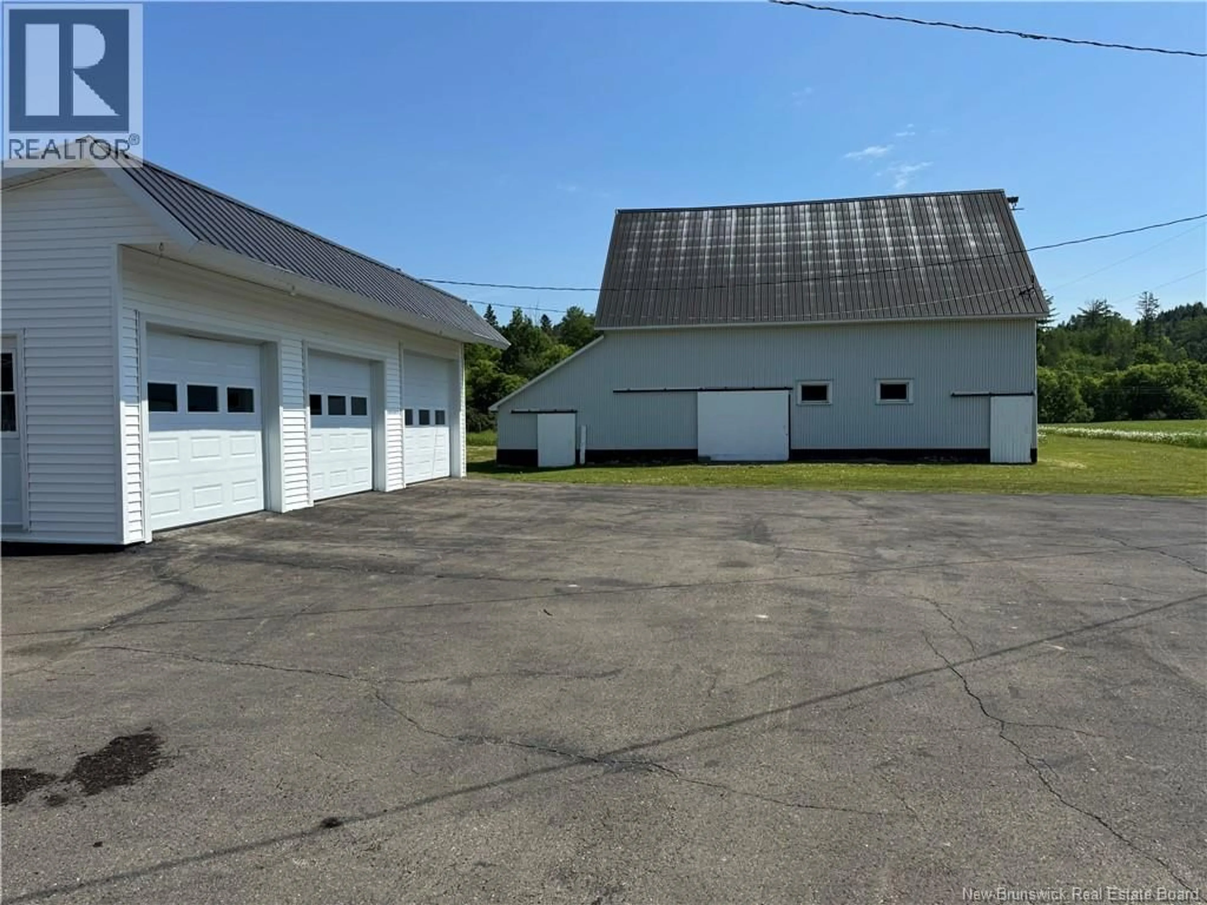Indoor garage for 252 MAIN ST, Bath New Brunswick E7J1E9