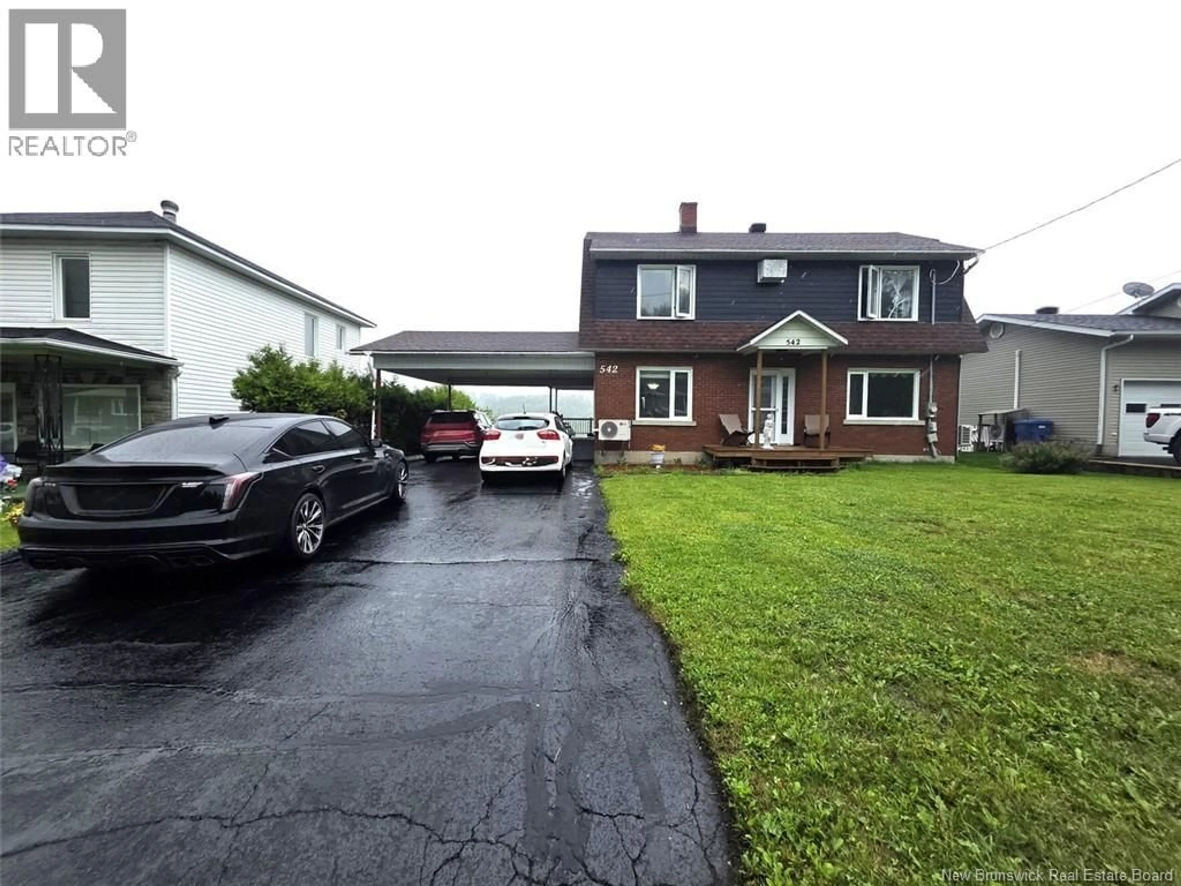 A pic from outside/outdoor area/front of a property/back of a property/a pic from drone, street for 542 SAINT-FRANCOIS STREET, Edmundston New Brunswick E3V1G8