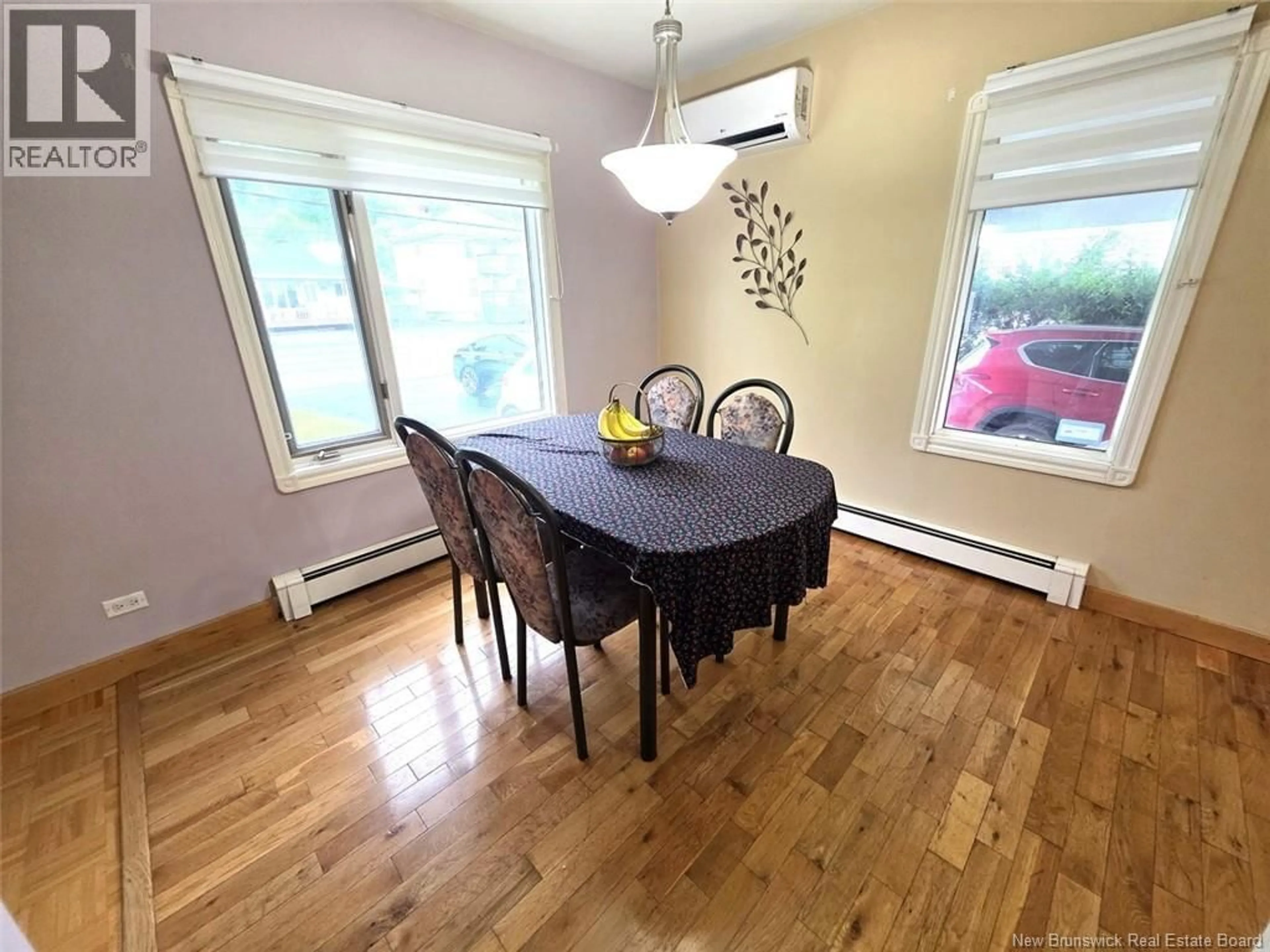 Dining room, wood/laminate floor for 542 SAINT-FRANCOIS STREET, Edmundston New Brunswick E3V1G8