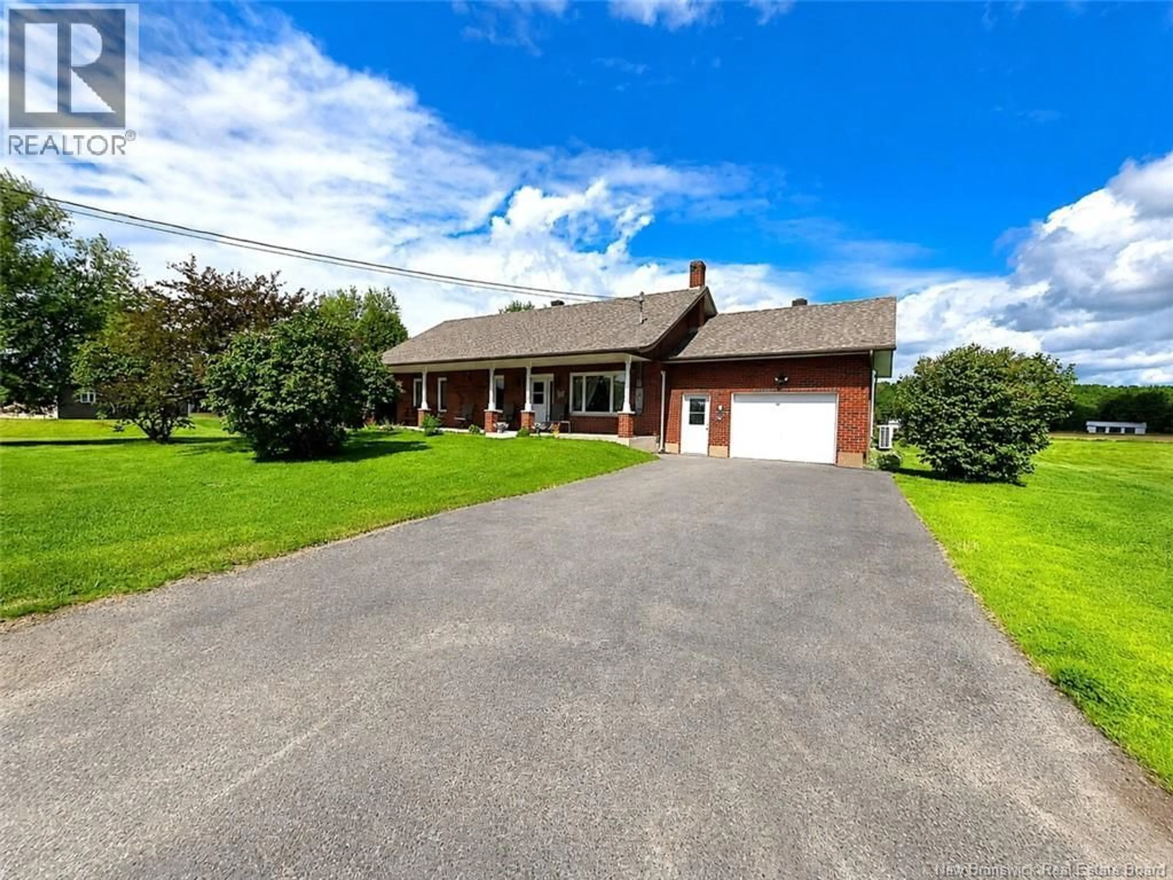 A pic from outside/outdoor area/front of a property/back of a property/a pic from drone, street for 2923 ROUTE 205, Saint-François-de-Madawaska New Brunswick E7A1R4