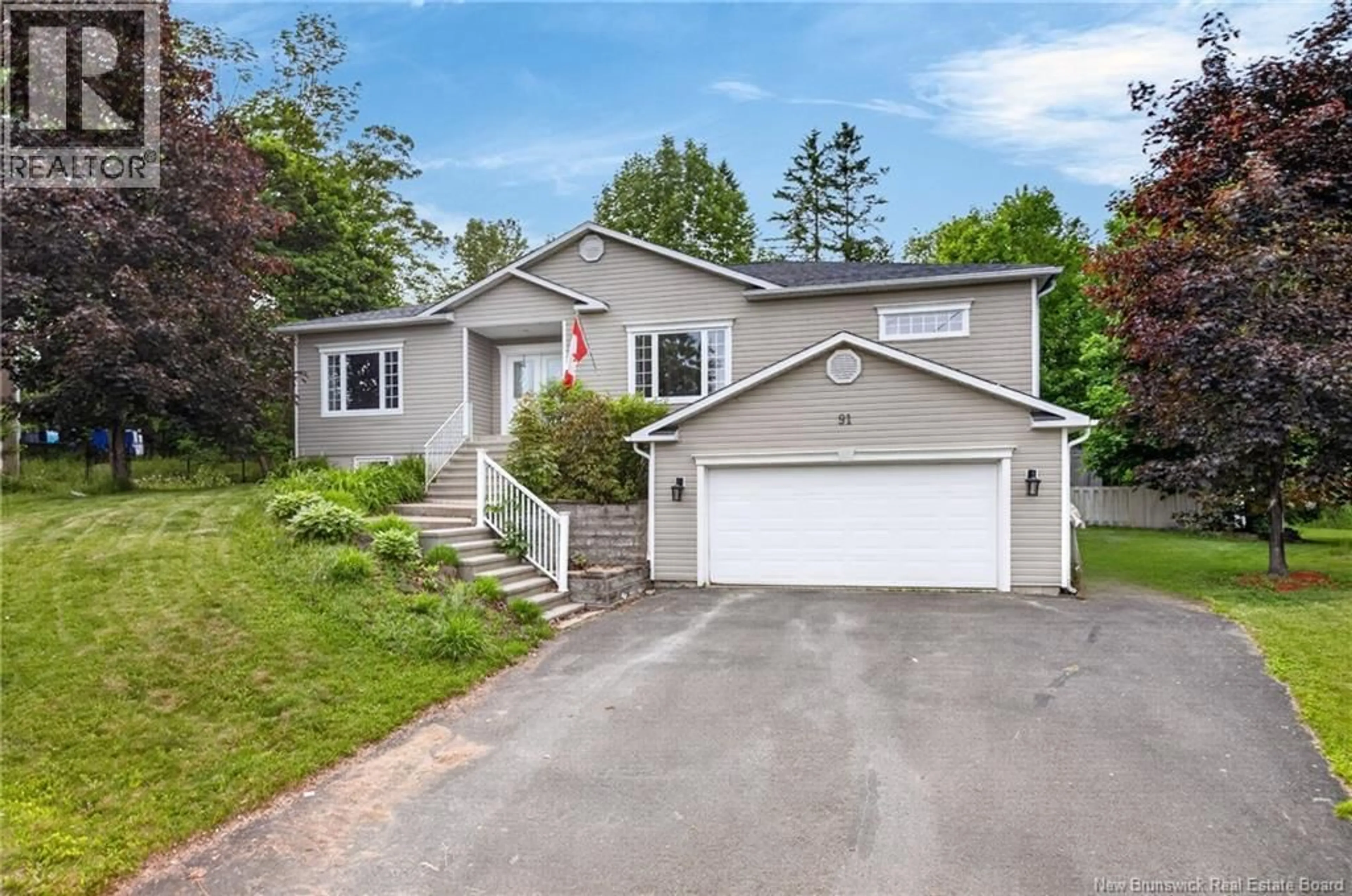 Home with vinyl exterior material, street for 91 MACLEAN COURT, Fredericton New Brunswick E3G9Y1
