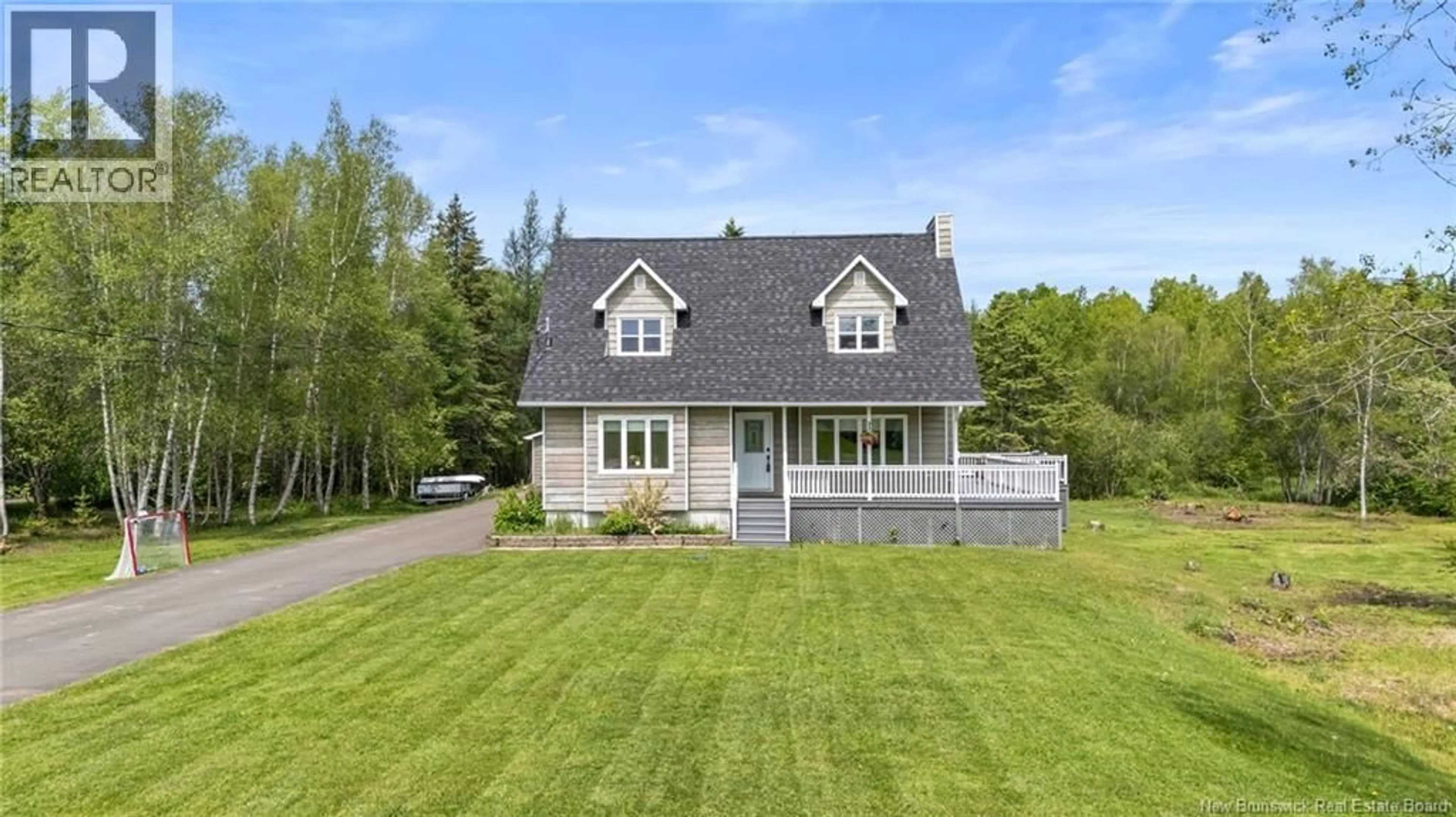 A pic from outside/outdoor area/front of a property/back of a property/a pic from drone, unknown for 2915 ROUTE 134, Shediac Cape New Brunswick E4P3E8