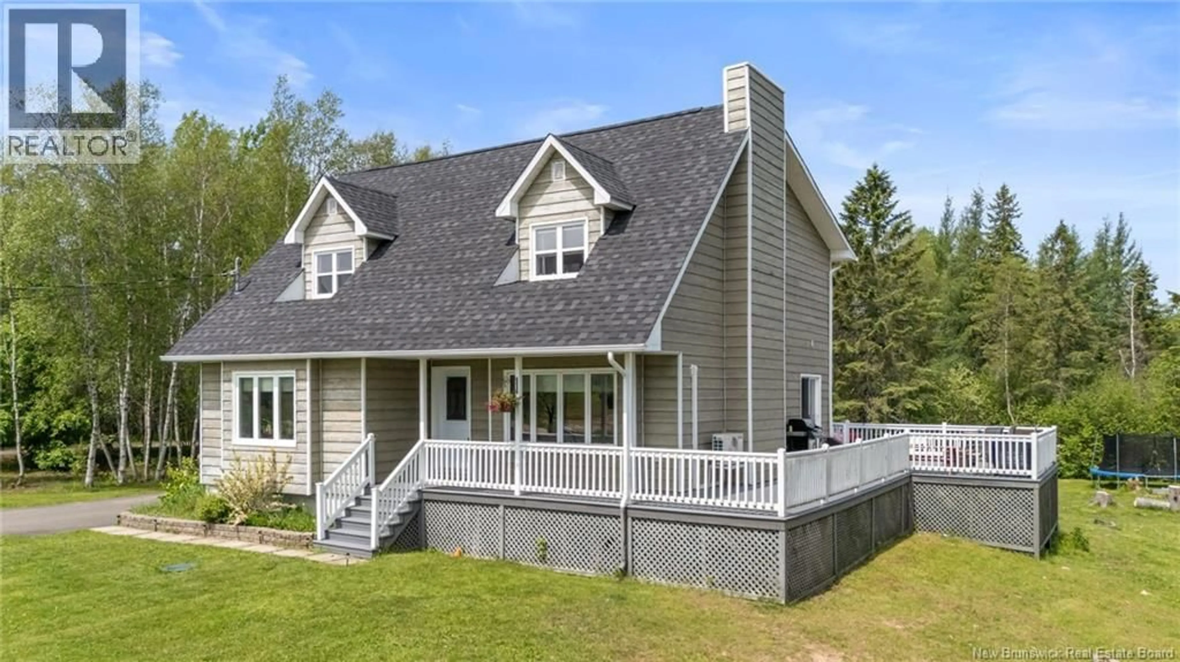 Home with vinyl exterior material, street for 2915 ROUTE 134, Shediac Cape New Brunswick E4P3E8