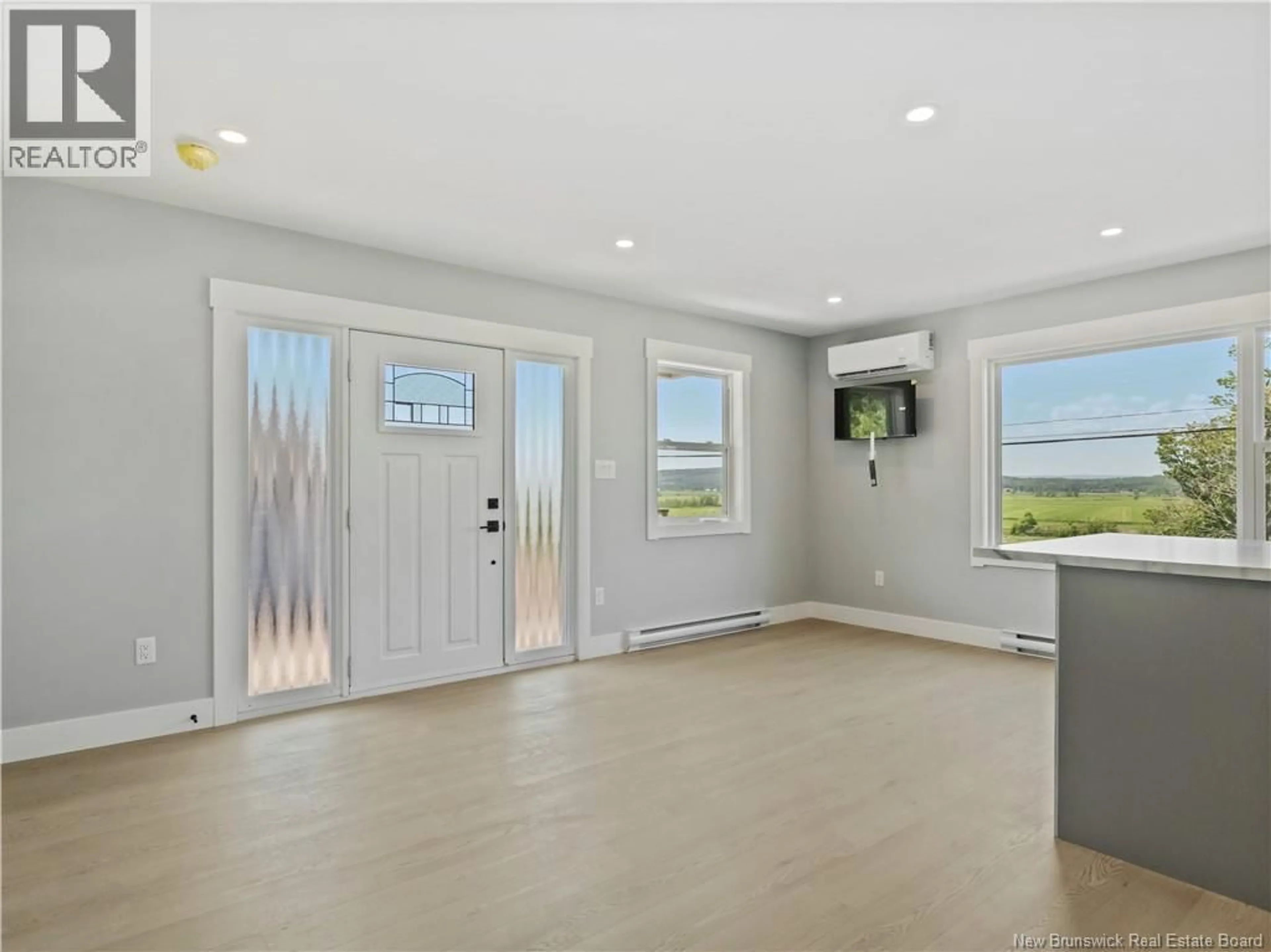 Indoor entryway for 1141 ROYAL, Memramcook New Brunswick E4K1Y2