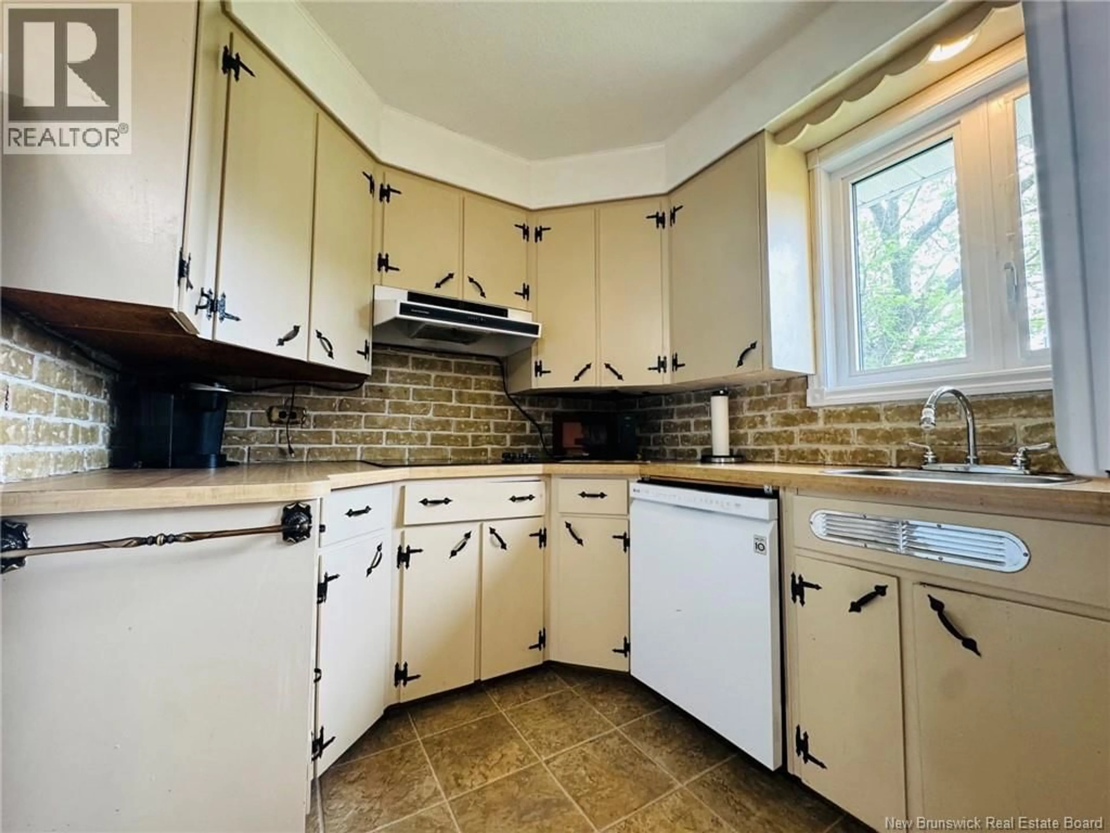 Unknown for 285 KING STREET, Dalhousie New Brunswick E8C1Y8