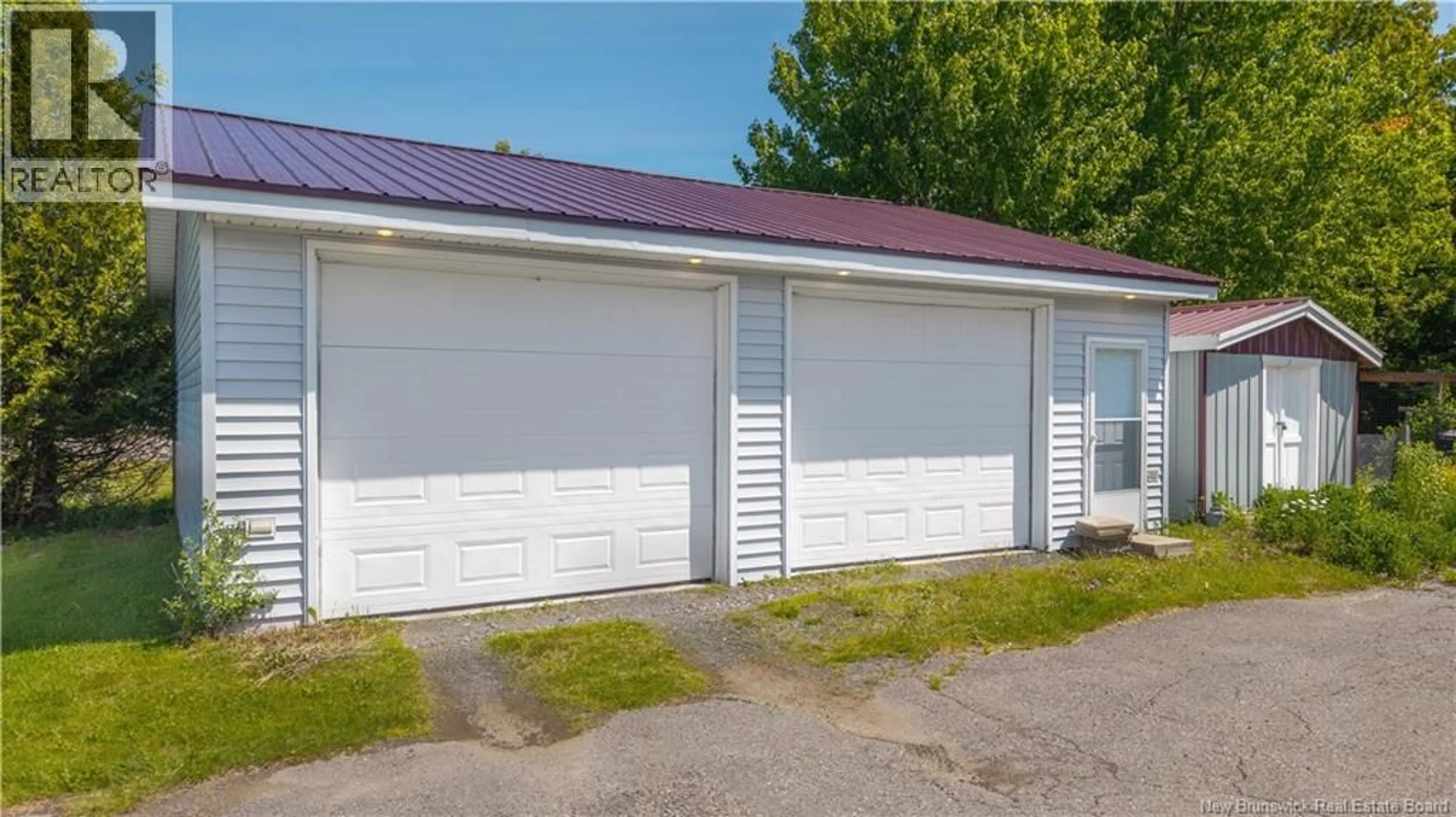 Indoor garage for 7 CITIZENS COURT, St. Stephen New Brunswick E3L3C5