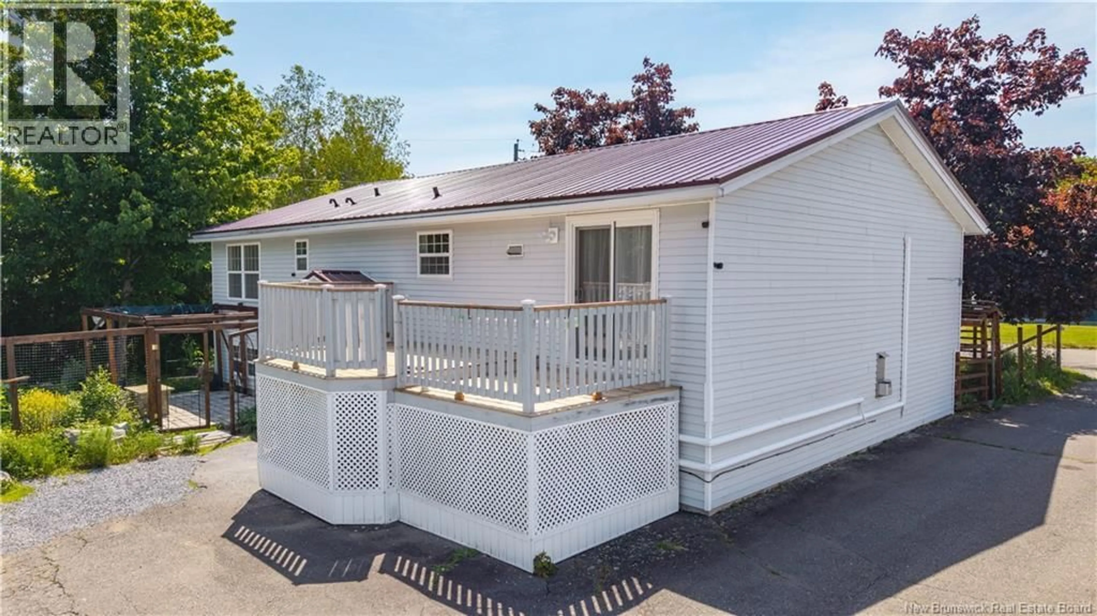Home with vinyl exterior material, building for 7 CITIZENS COURT, St. Stephen New Brunswick E3L3C5