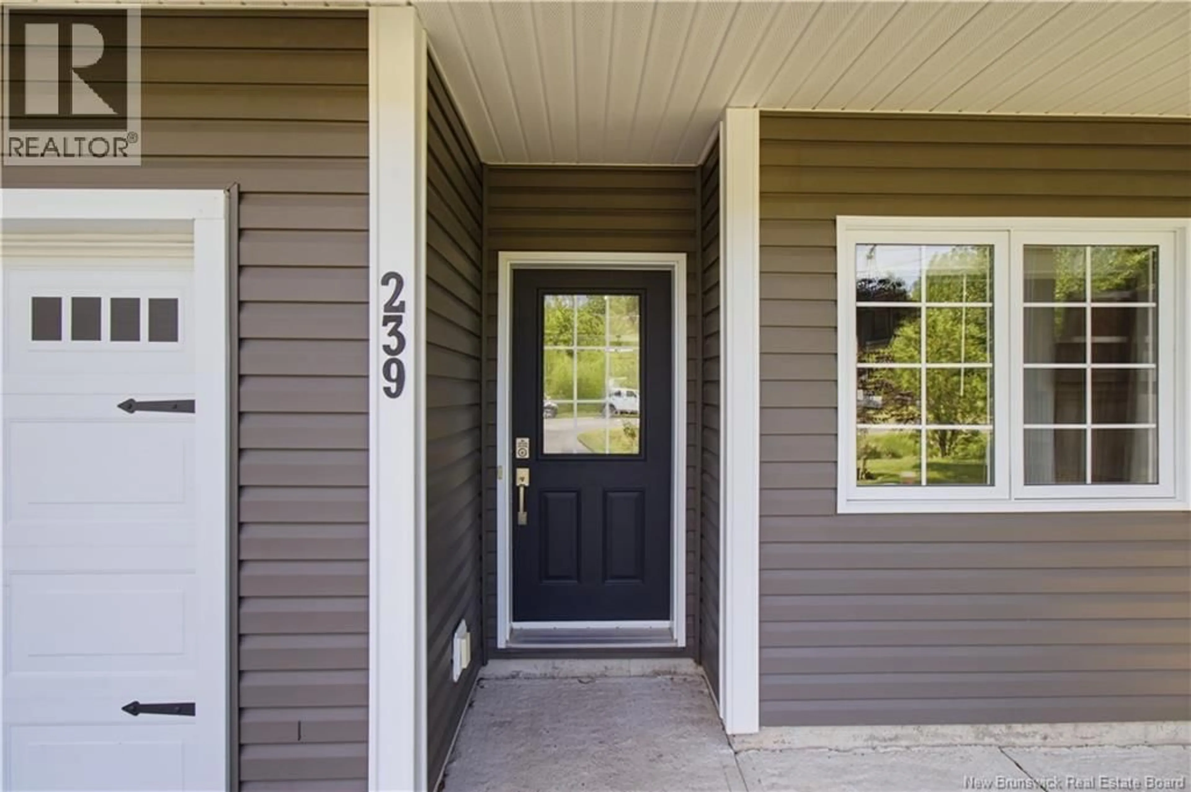 Indoor entryway for 239 GARDEN GROVE, Lincoln New Brunswick E3B7G8