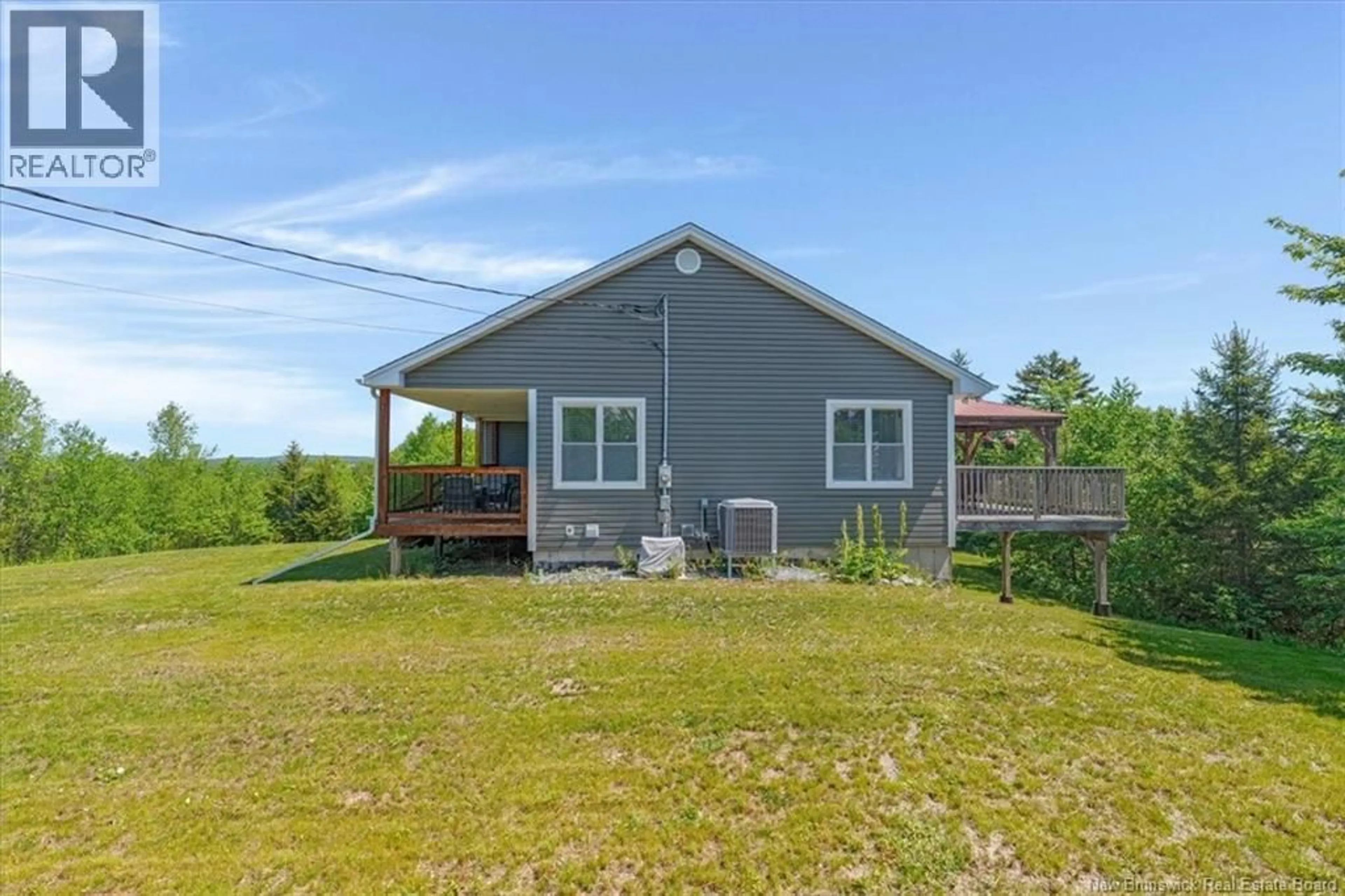 A pic from outside/outdoor area/front of a property/back of a property/a pic from drone, water/lake/river/ocean view for 44 SKY VIEW TERRACE, Quispamsis New Brunswick E2S0B7