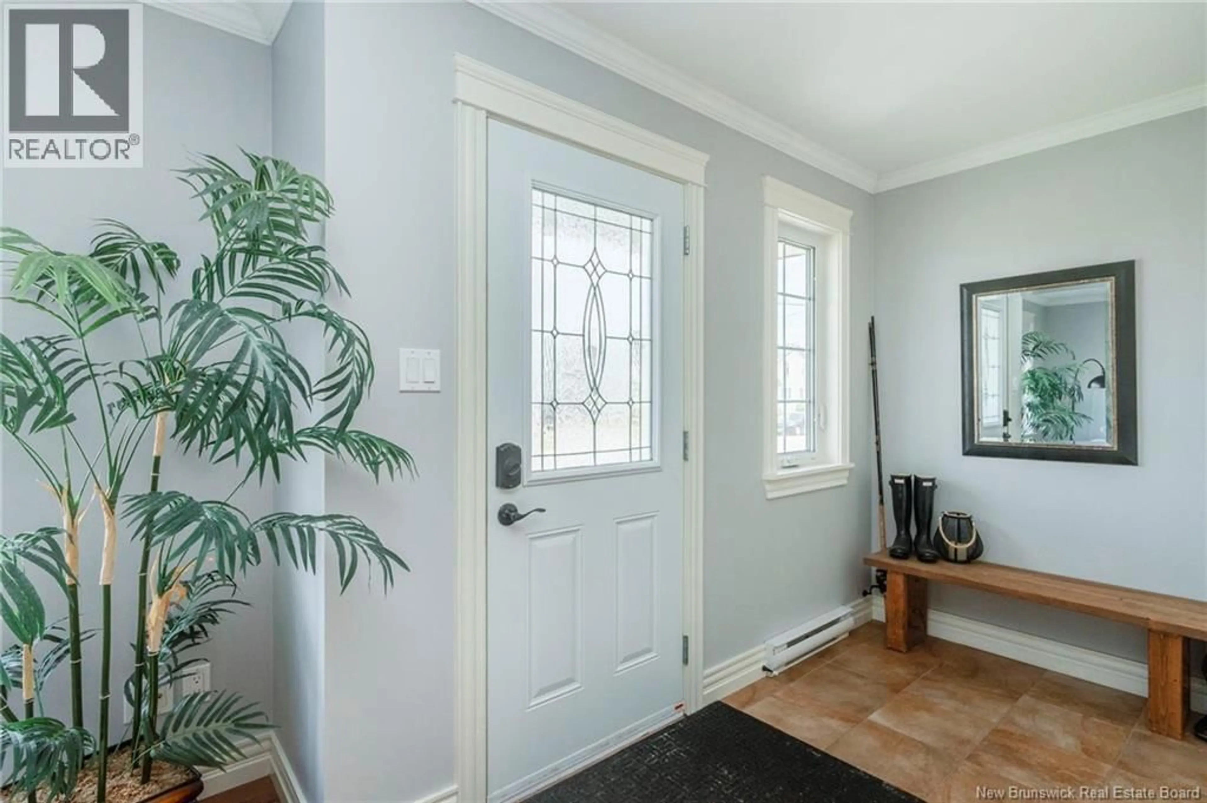 Indoor entryway for 21 NAPLES, Moncton New Brunswick E1C0T4