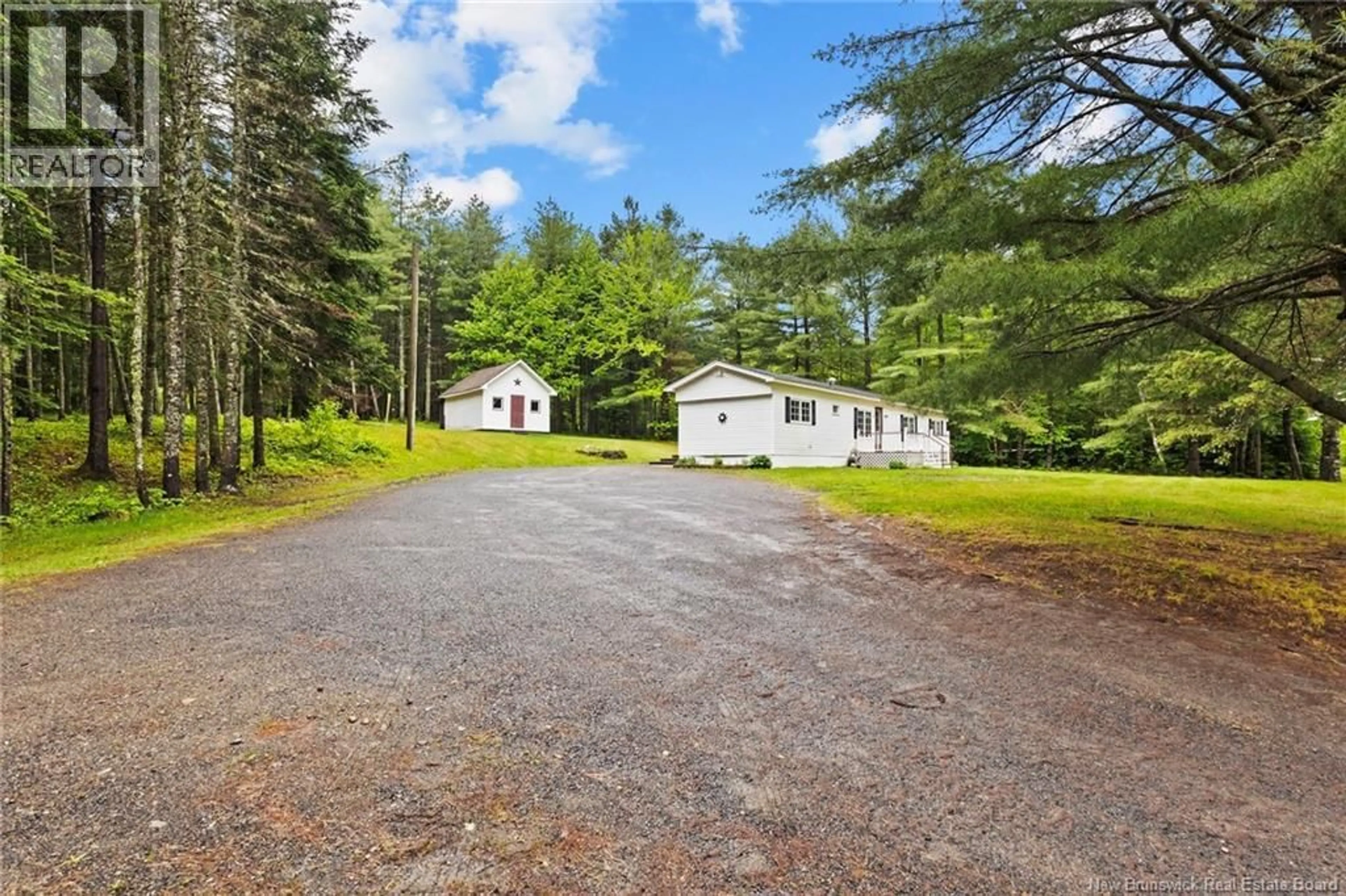 A pic from outside/outdoor area/front of a property/back of a property/a pic from drone, unknown for 99 LAKE DRIVE, Minto New Brunswick E4B2M7