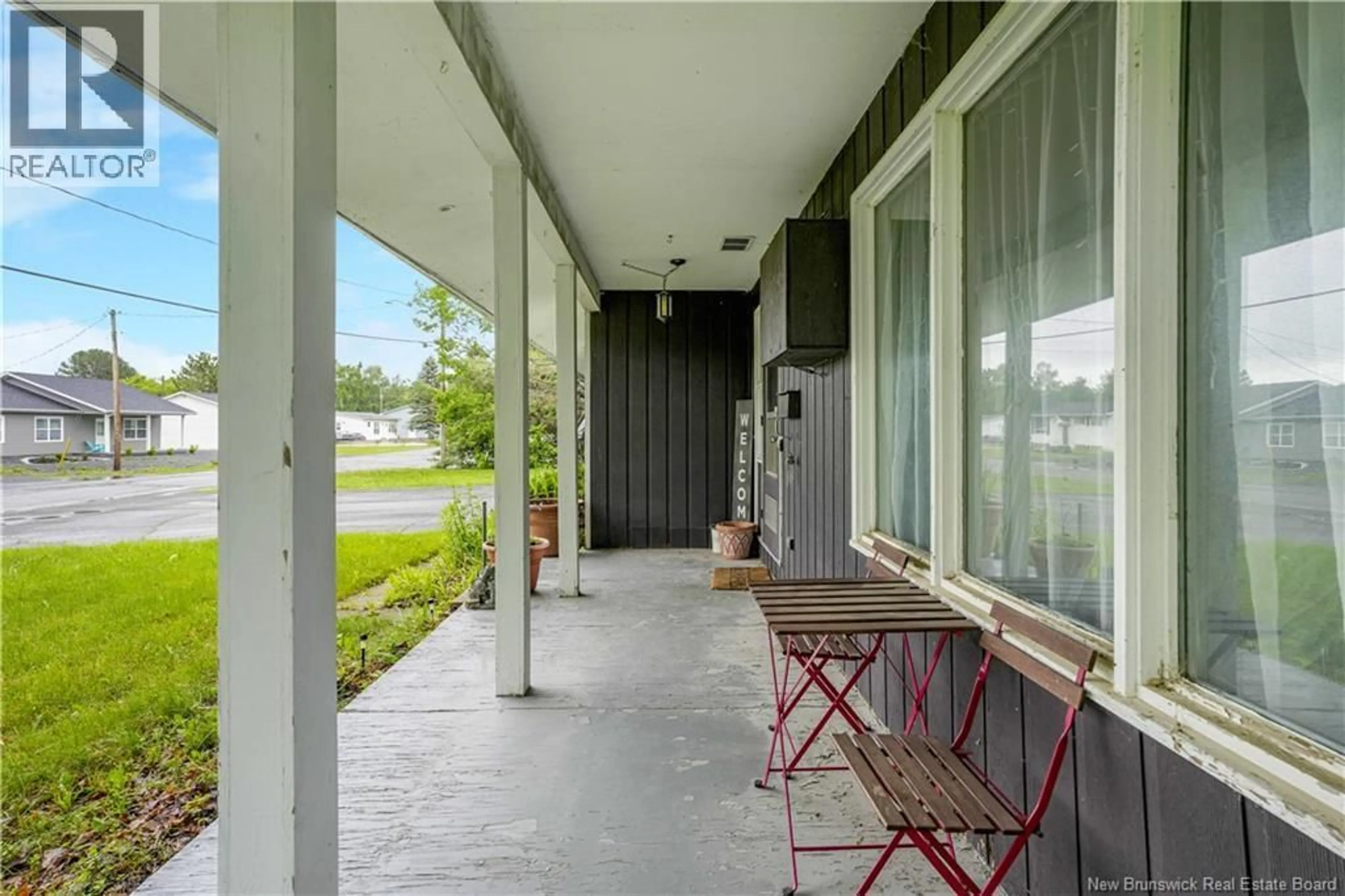 Patio, street for 140 WENTWORTH STREET, Woodstock New Brunswick E7M2Z7