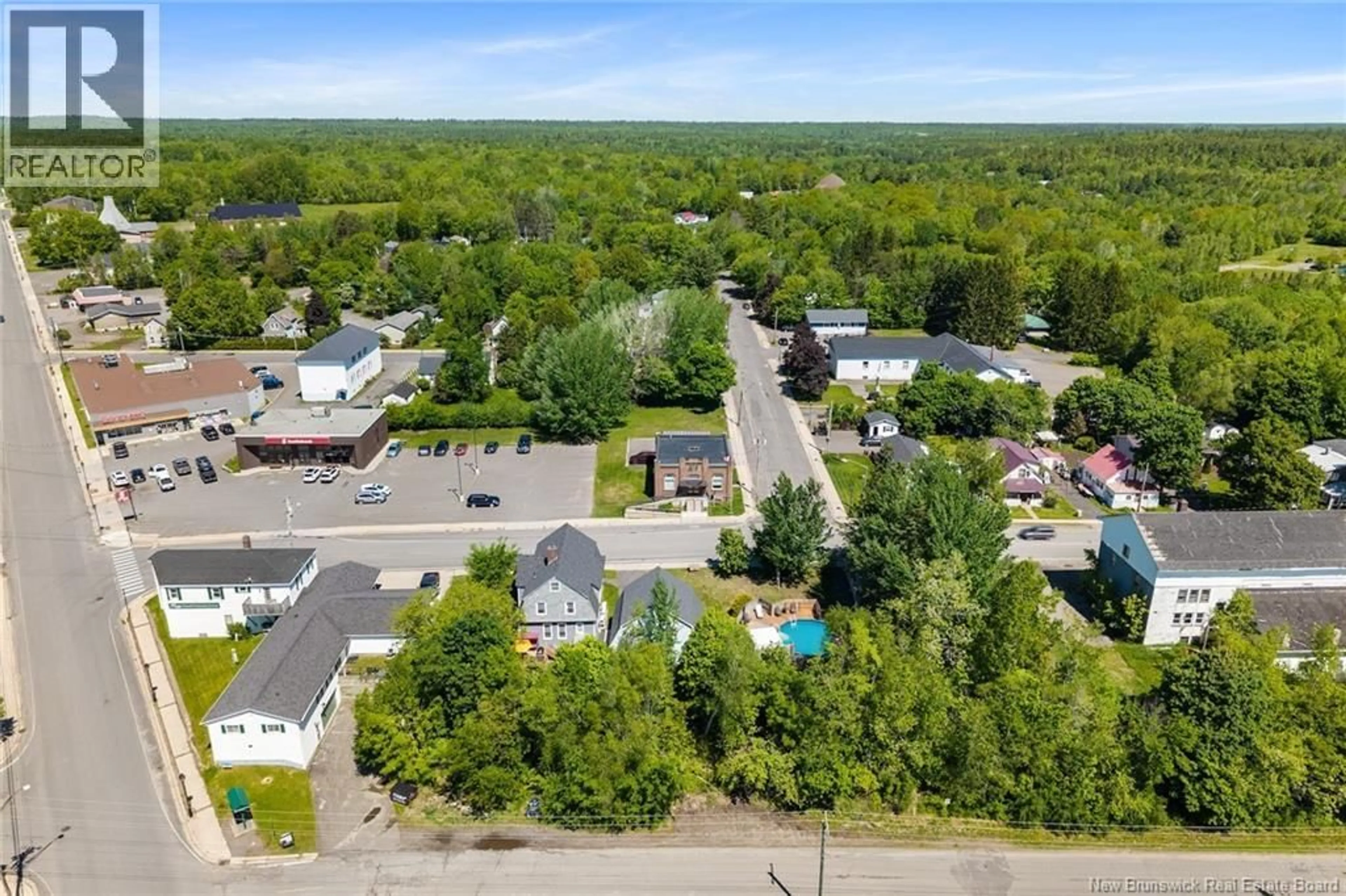 A pic from outside/outdoor area/front of a property/back of a property/a pic from drone, unknown for 14 KING STREET, Minto New Brunswick E4B3N5