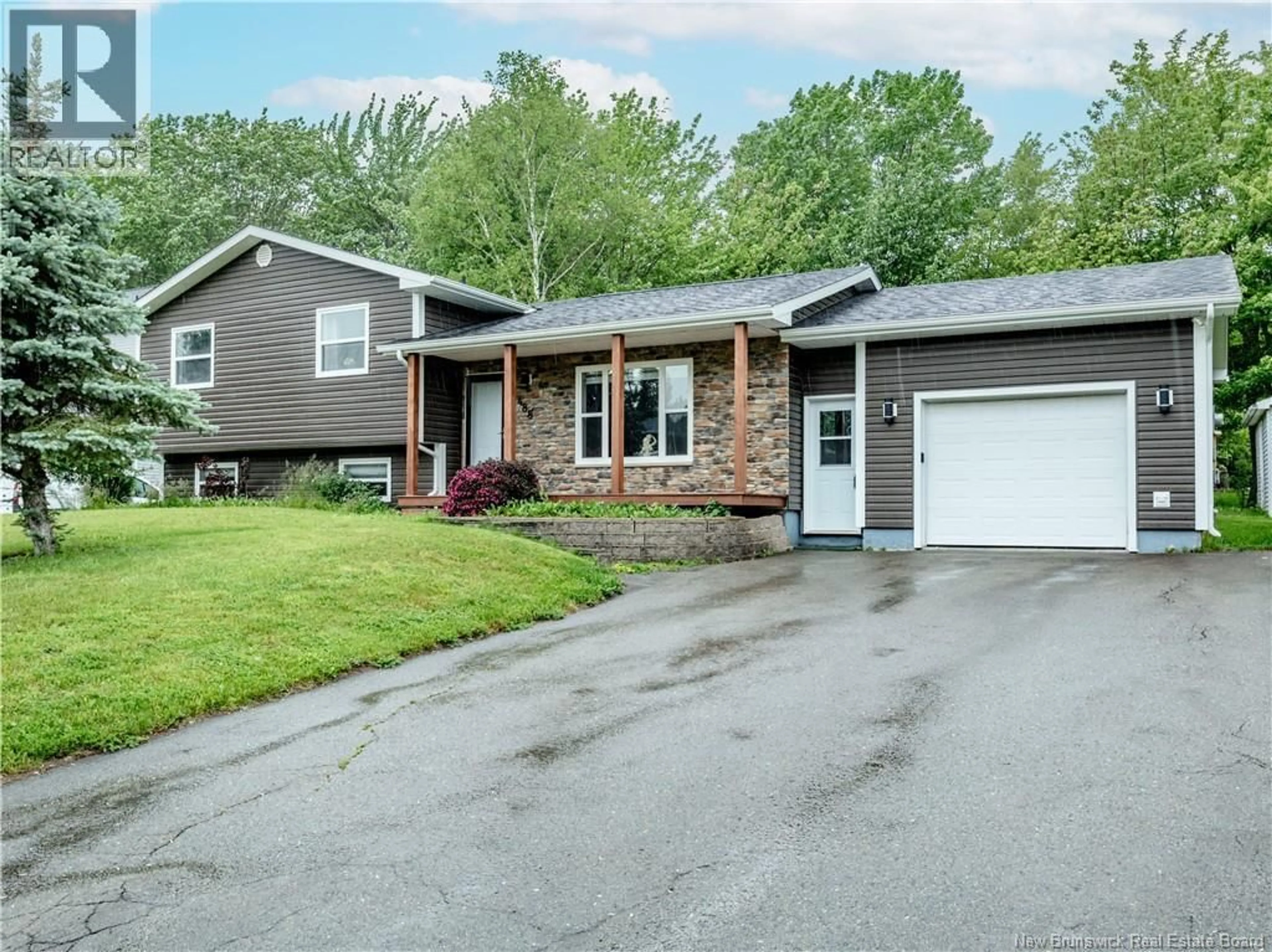 Home with vinyl exterior material, street for 488 ISABELLE, Dieppe New Brunswick E1A6L9