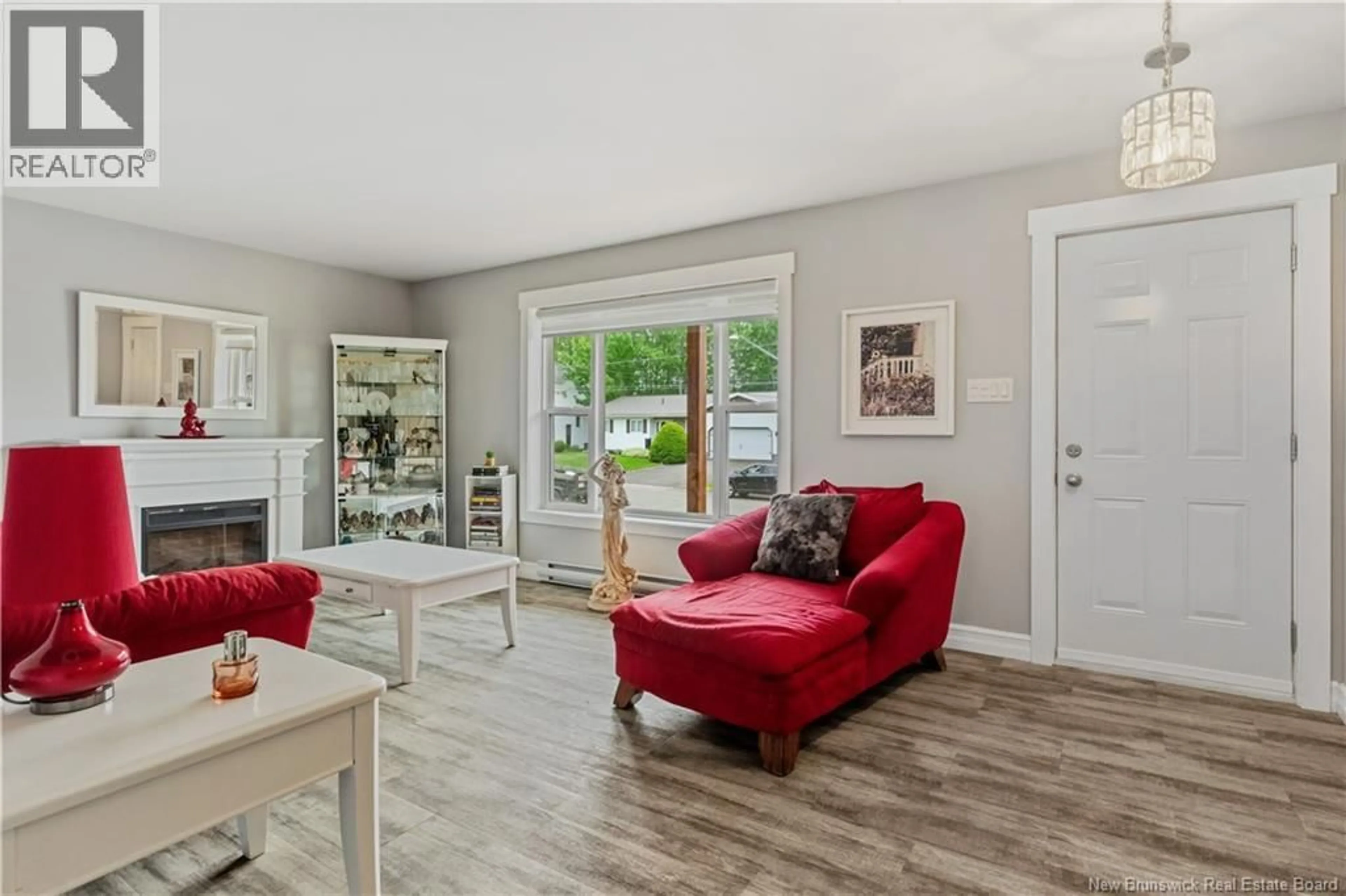 Living room with furniture, unknown for 488 ISABELLE, Dieppe New Brunswick E1A6L9