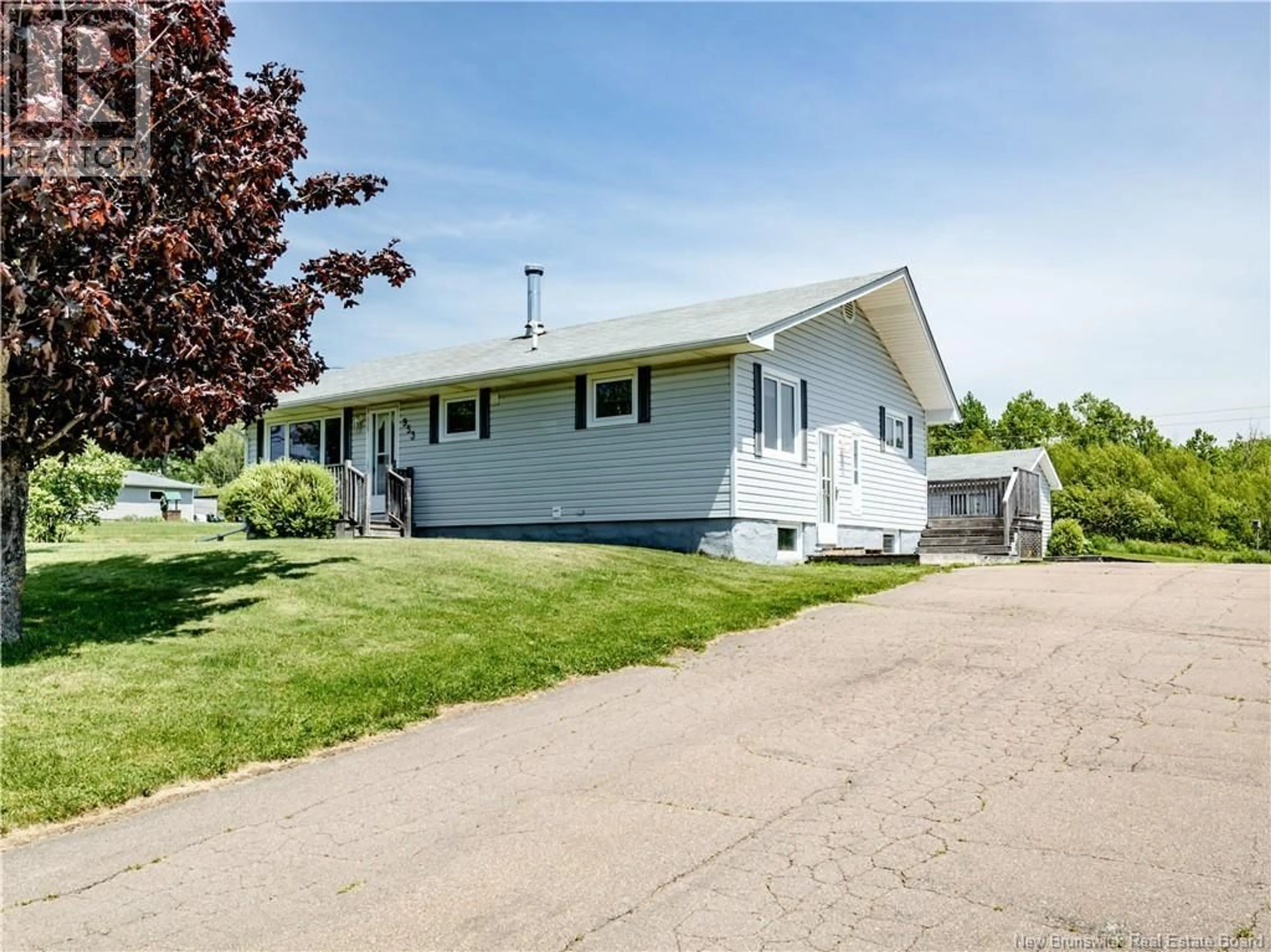 Home with vinyl exterior material, street for 953 PRINCIPALE, Memramcook New Brunswick E4K2S2