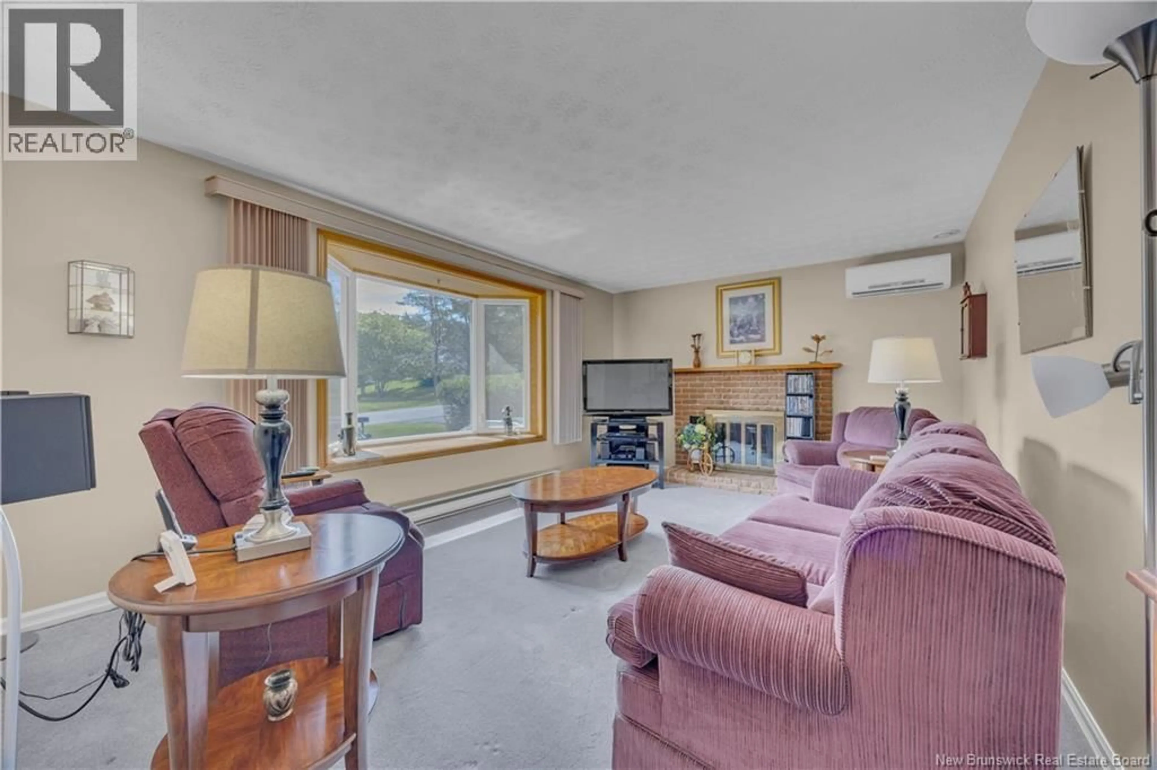 Living room with furniture, unknown for 24 YANDALL DRIVE, Quispamsis New Brunswick E2E1T8