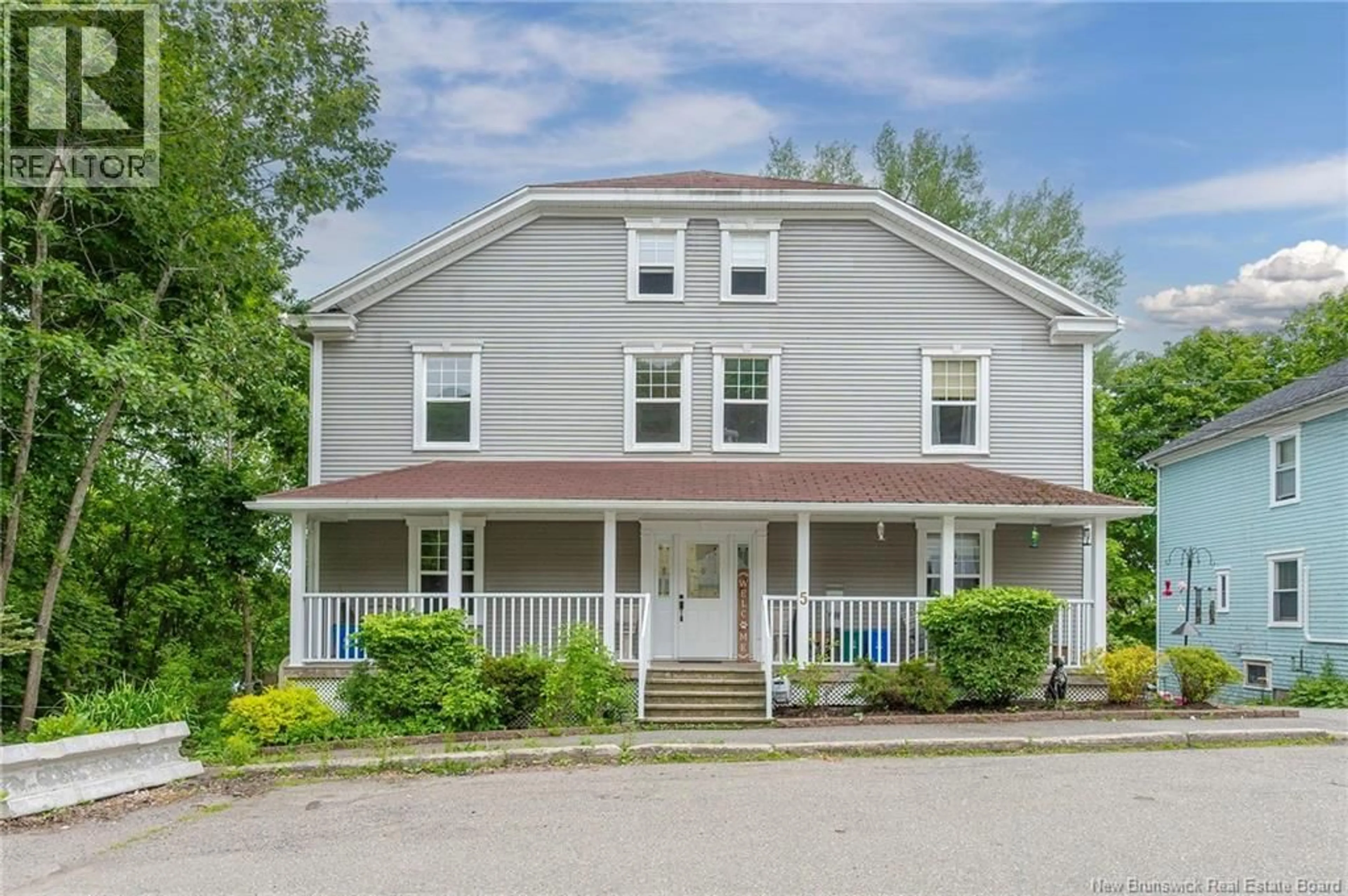Home with vinyl exterior material, building for 5A GLENBURN COURT, Saint John New Brunswick E2K3Y8