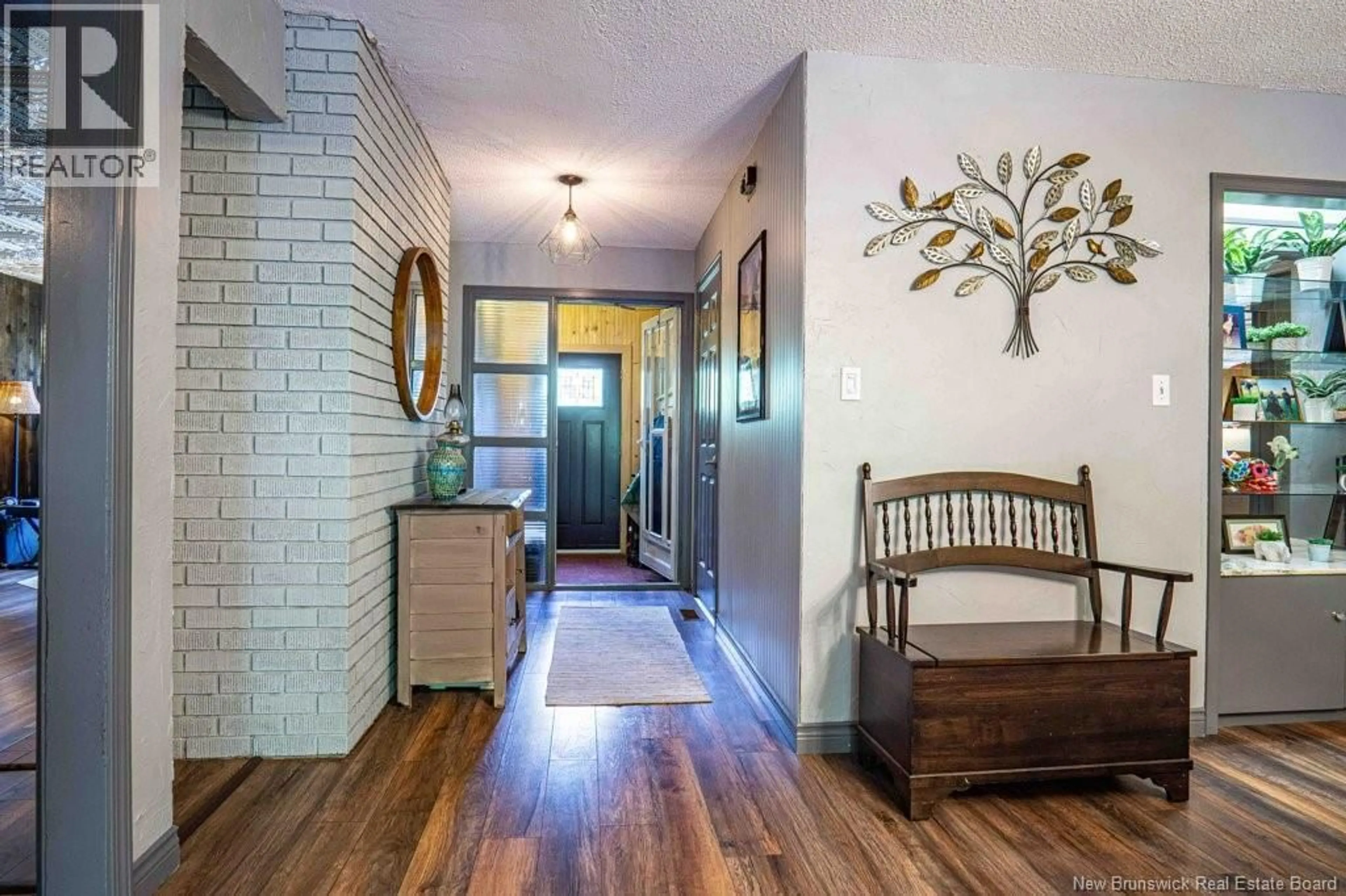 Indoor entryway for 6 CEDAR ACRES COURT, New Maryland New Brunswick E3C1G9