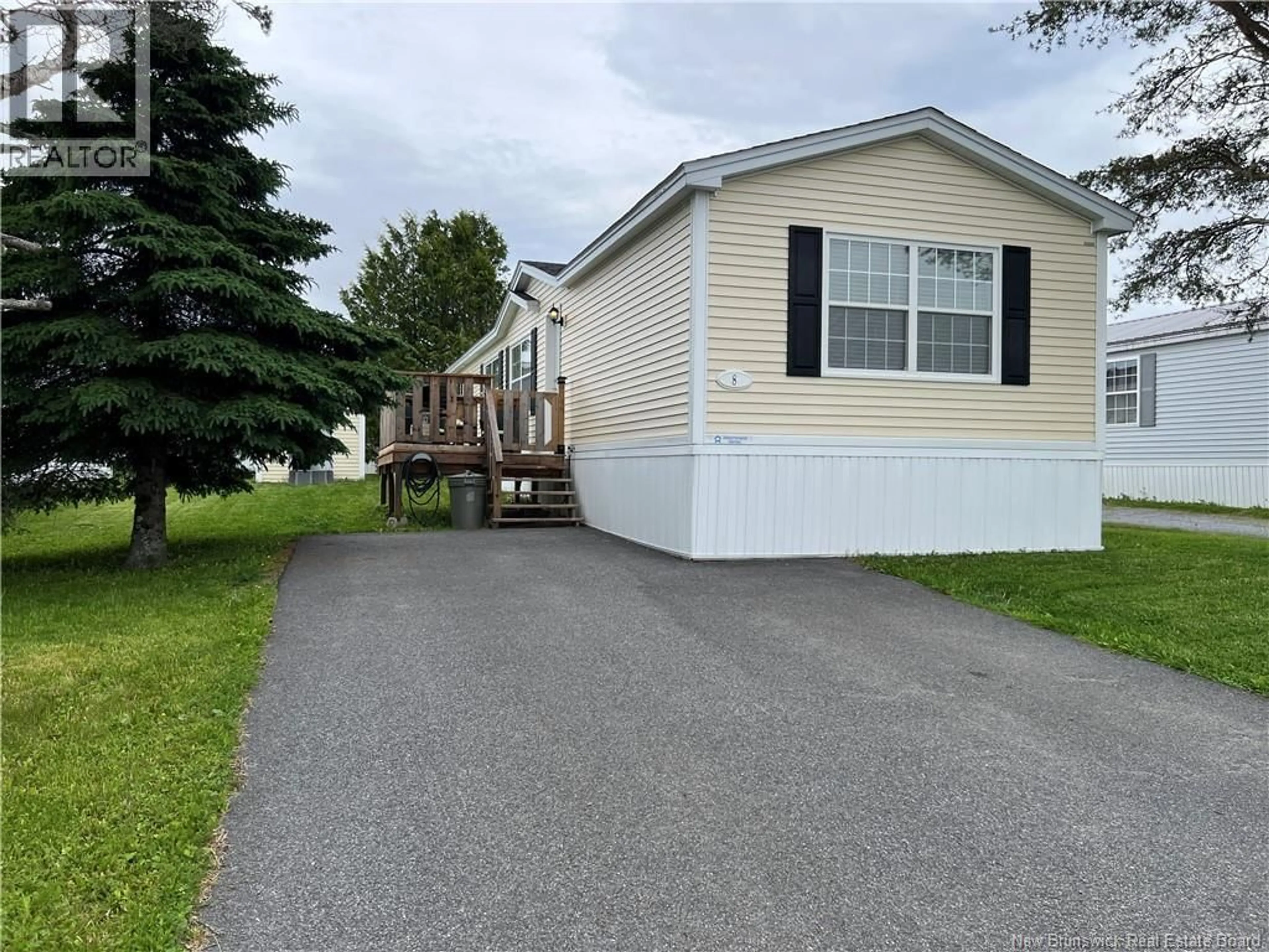 Unknown for 8 SPRING DRIVE, Saint John New Brunswick E2N1P2