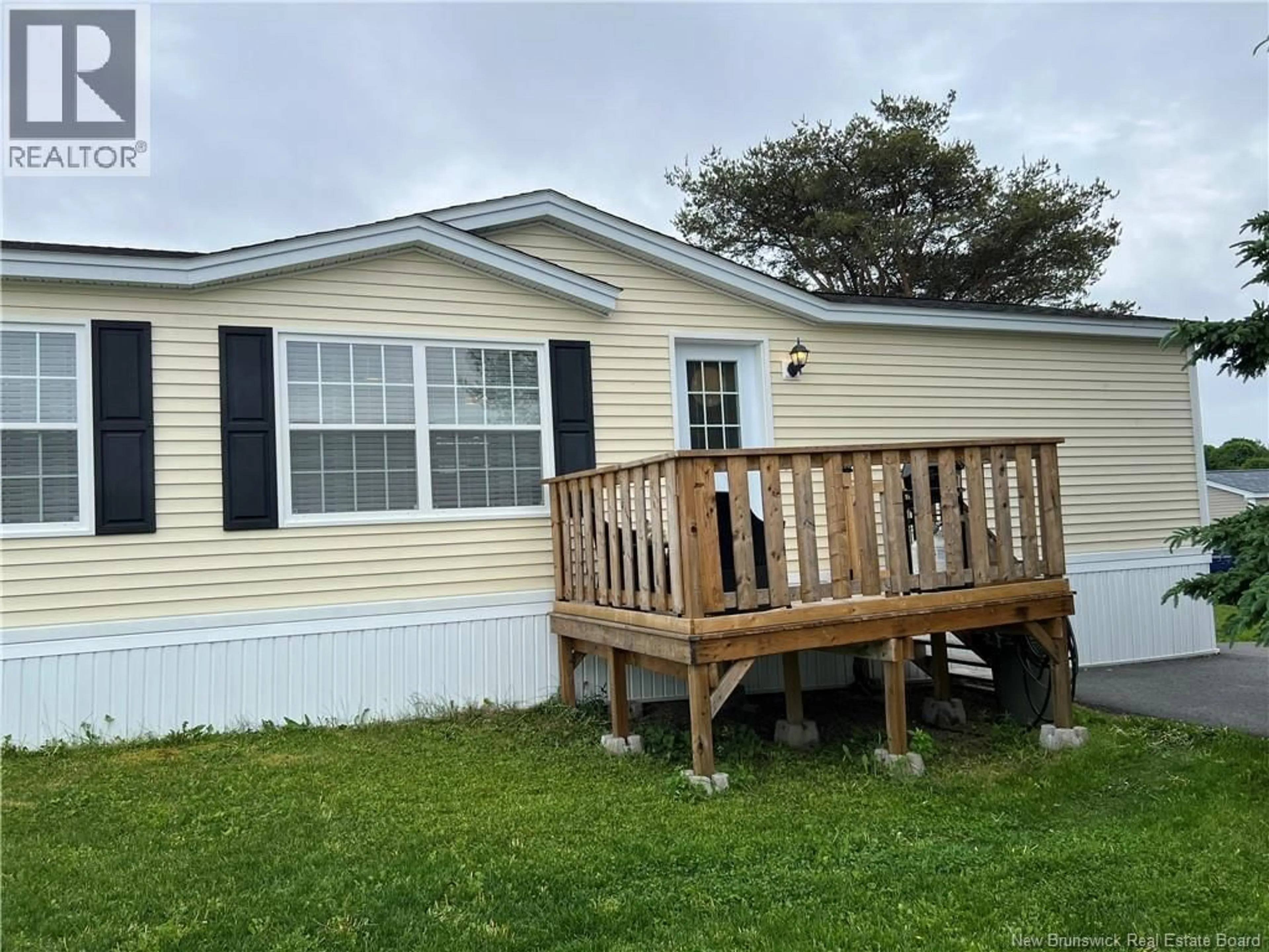 Home with vinyl exterior material, unknown for 8 SPRING DRIVE, Saint John New Brunswick E2N1P2