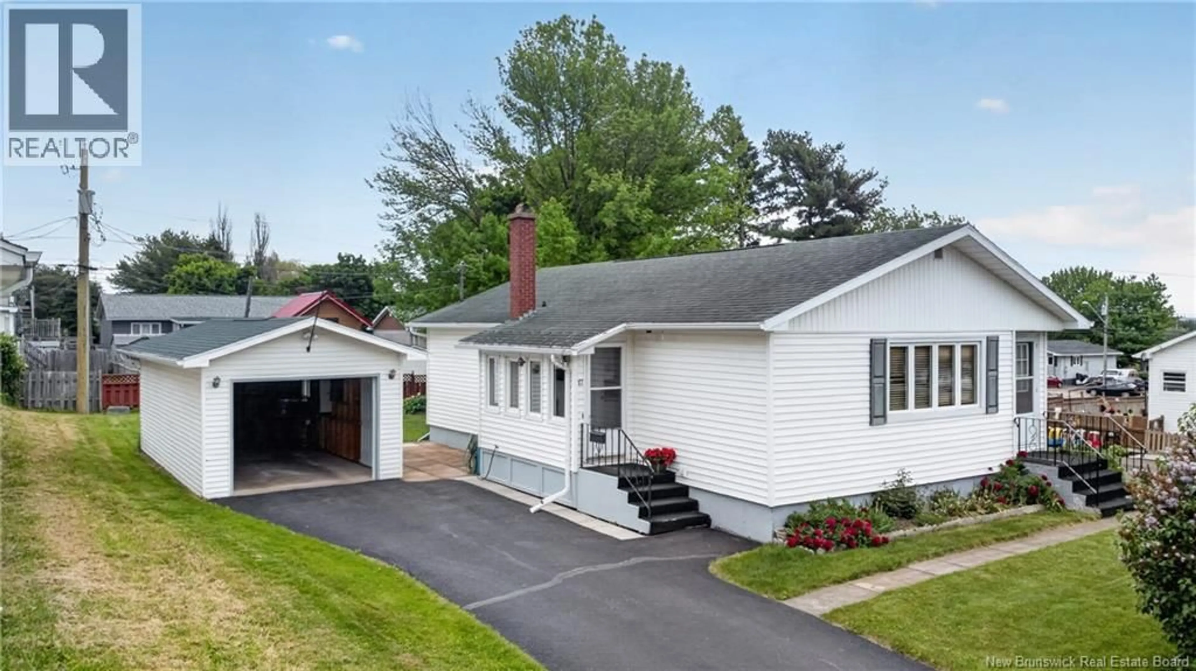 Home with vinyl exterior material, street for 17 HAZELTON AVENUE, Moncton New Brunswick E1A4J5