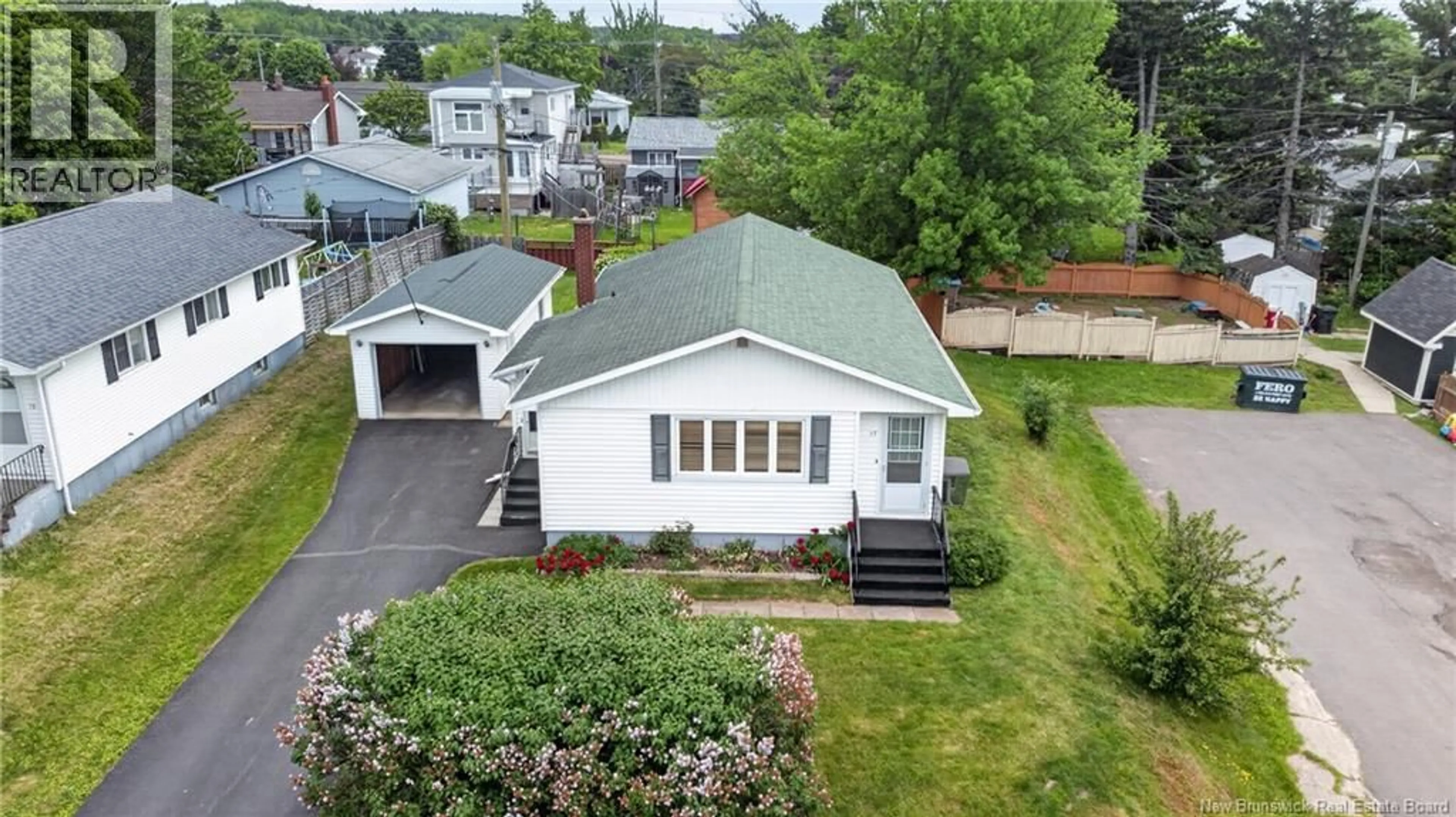 A pic from outside/outdoor area/front of a property/back of a property/a pic from drone, street for 17 HAZELTON AVENUE, Moncton New Brunswick E1A4J5