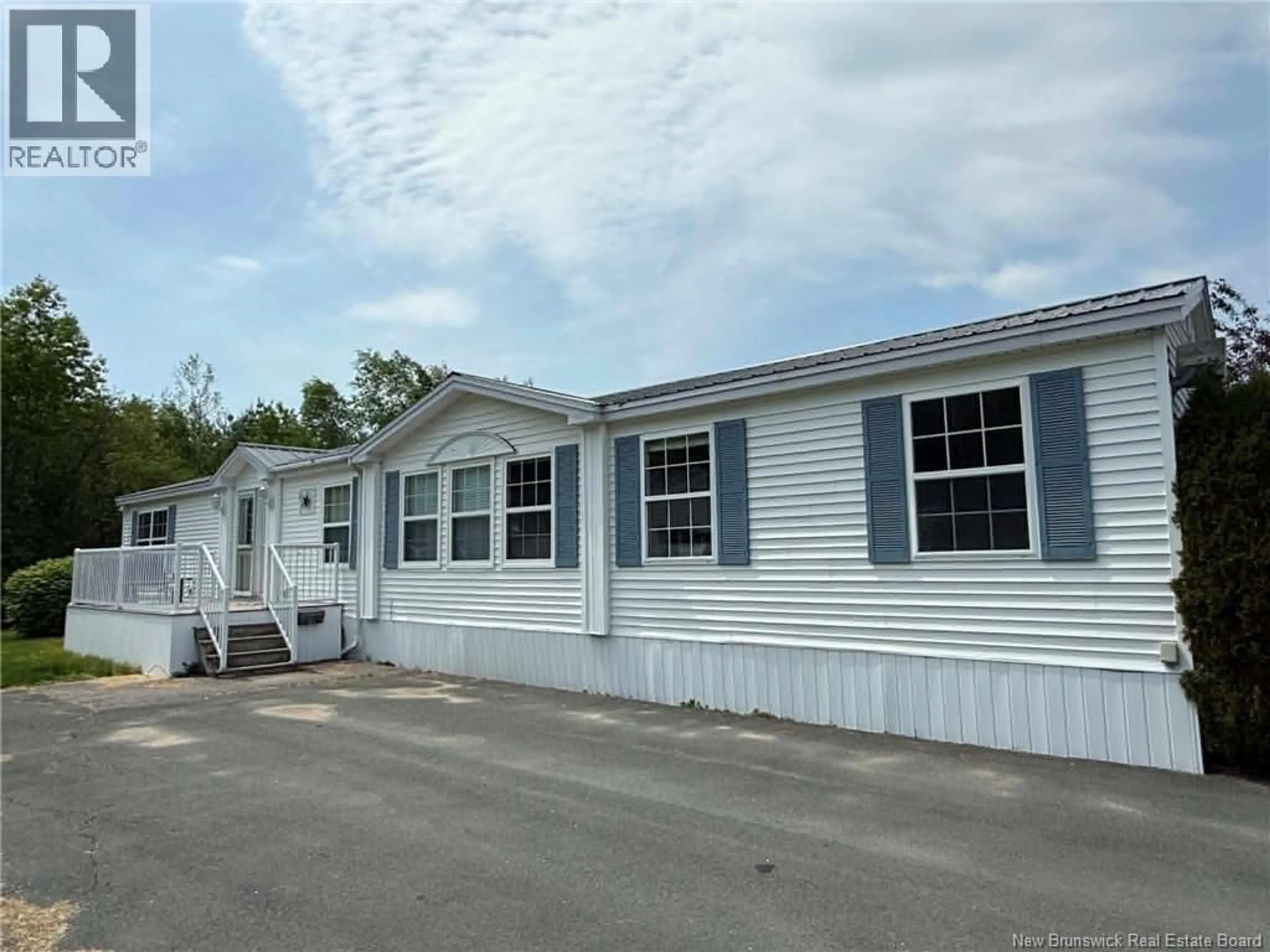 Home with vinyl exterior material, unknown for 26 CROSBY CRESCENT, Miramichi New Brunswick E1N3C6