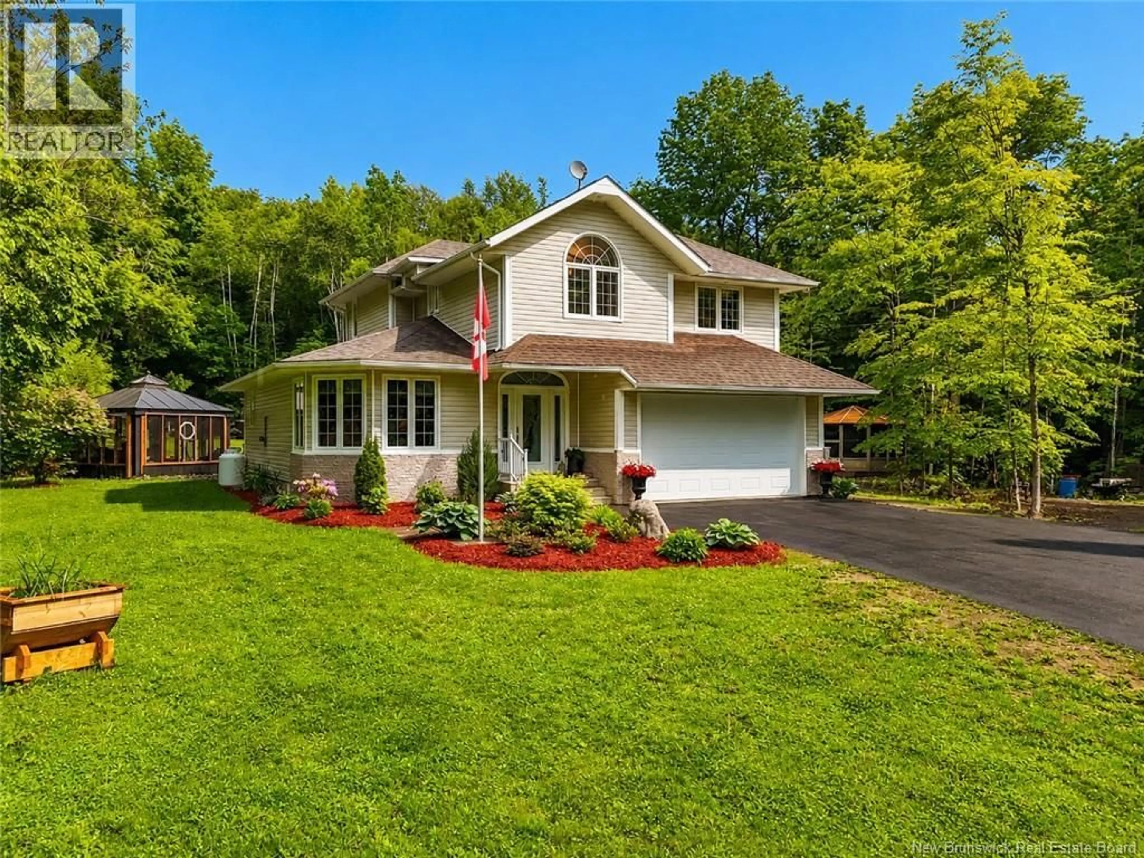 Home with vinyl exterior material, street for 45 MOUNTAIN VIEW CRESCENT, Oakland New Brunswick E7L2V9