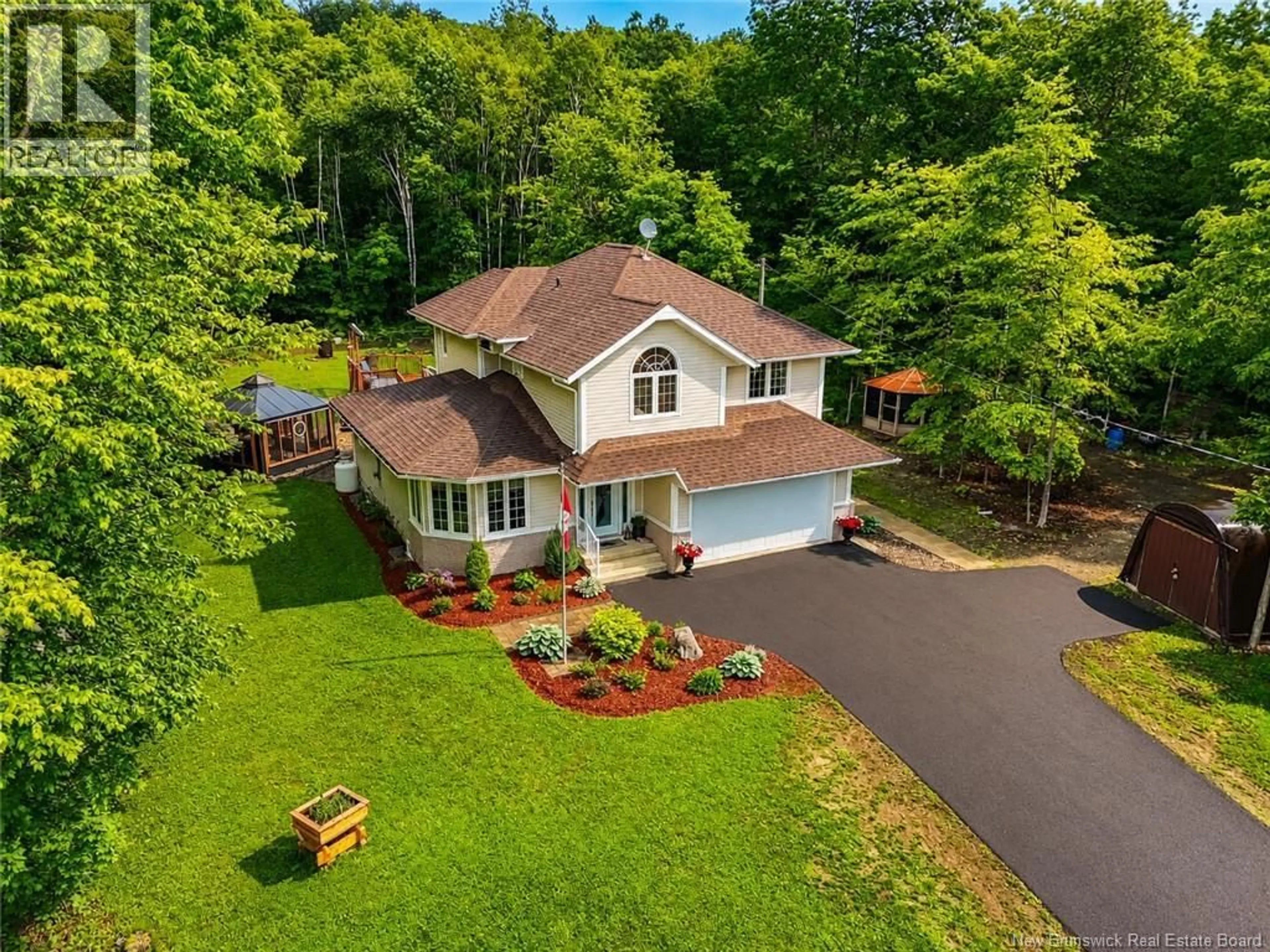 A pic from outside/outdoor area/front of a property/back of a property/a pic from drone, water/lake/river/ocean view for 45 MOUNTAIN VIEW CRESCENT, Oakland New Brunswick E7L2V9