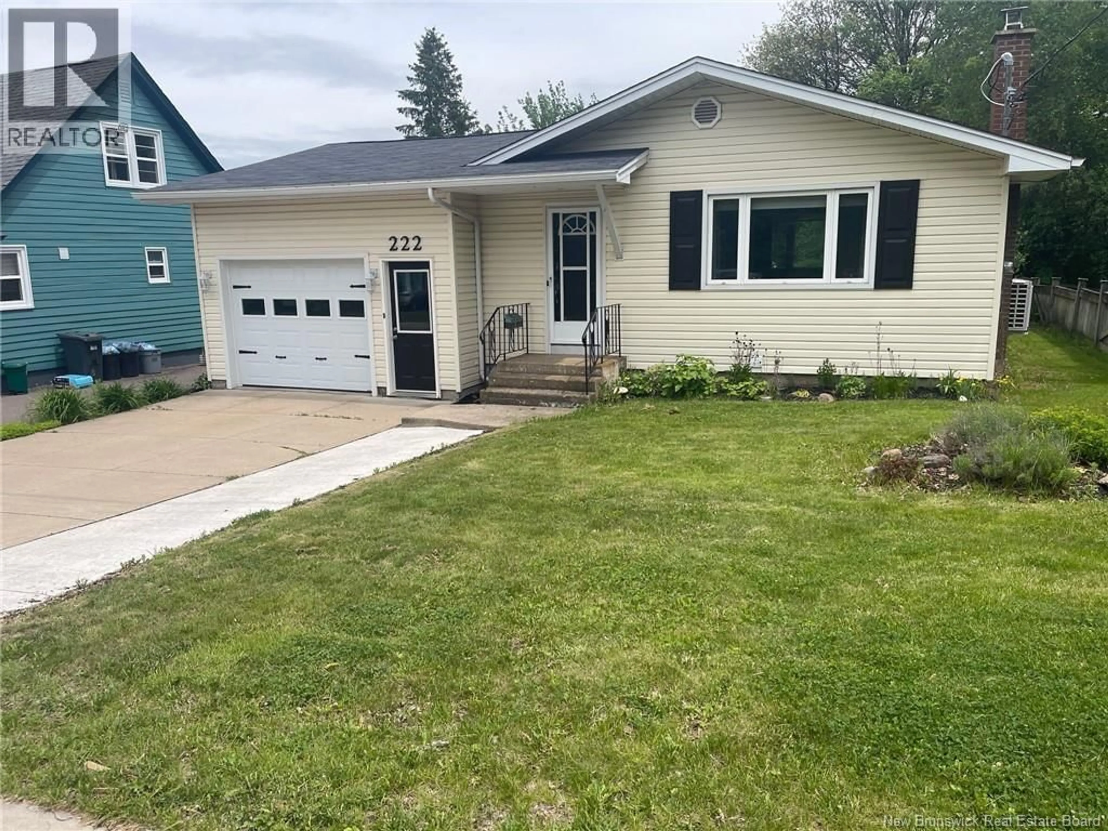 Home with vinyl exterior material, street for 222 WEDGEWOOD, Riverview New Brunswick E1B2E2