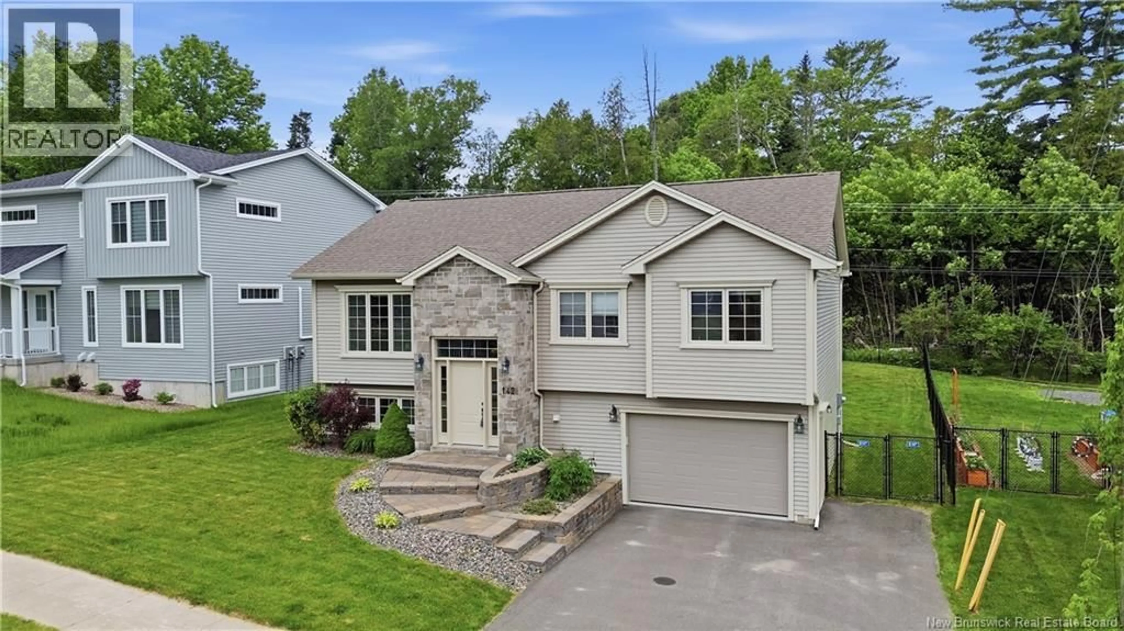 Home with vinyl exterior material, street for 142 MOOERS DRIVE, Fredericton New Brunswick E3C0J6
