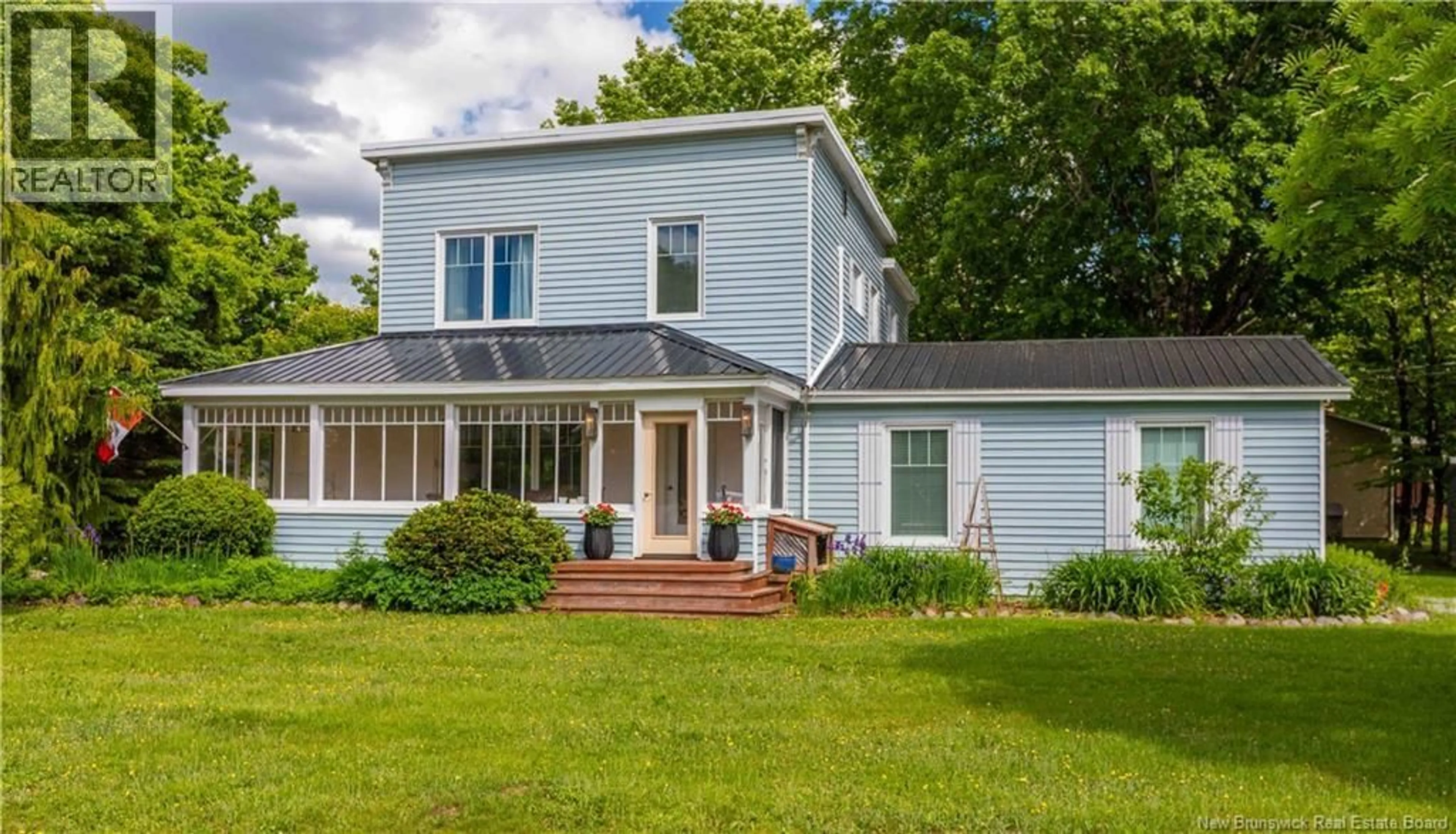 Home with vinyl exterior material, unknown for 70 TREADWELL DRIVE, Saint John New Brunswick E2N1L8
