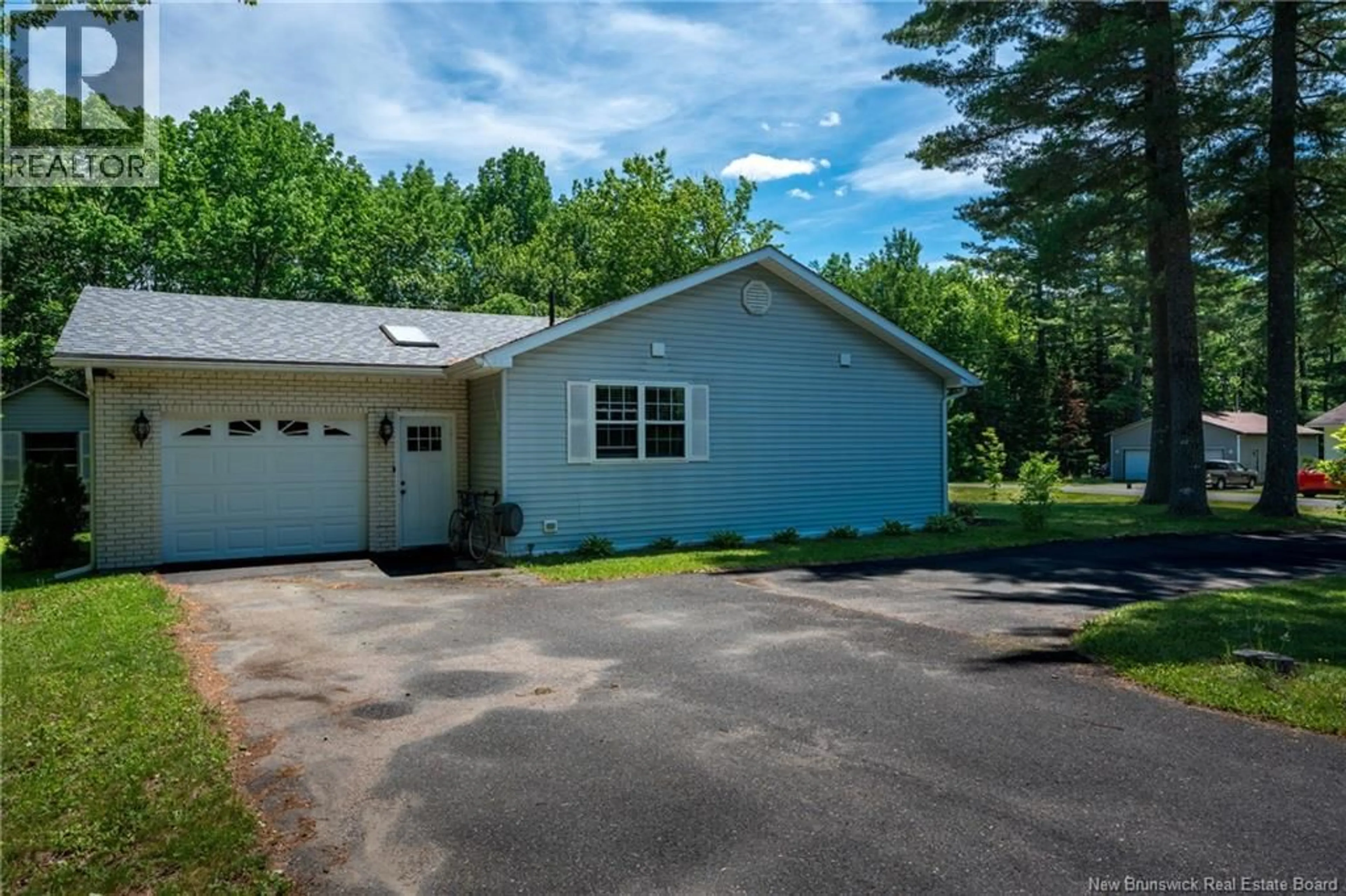 Indoor garage for 12 LINFIELD LANE, Fredericton New Brunswick E3C1M7