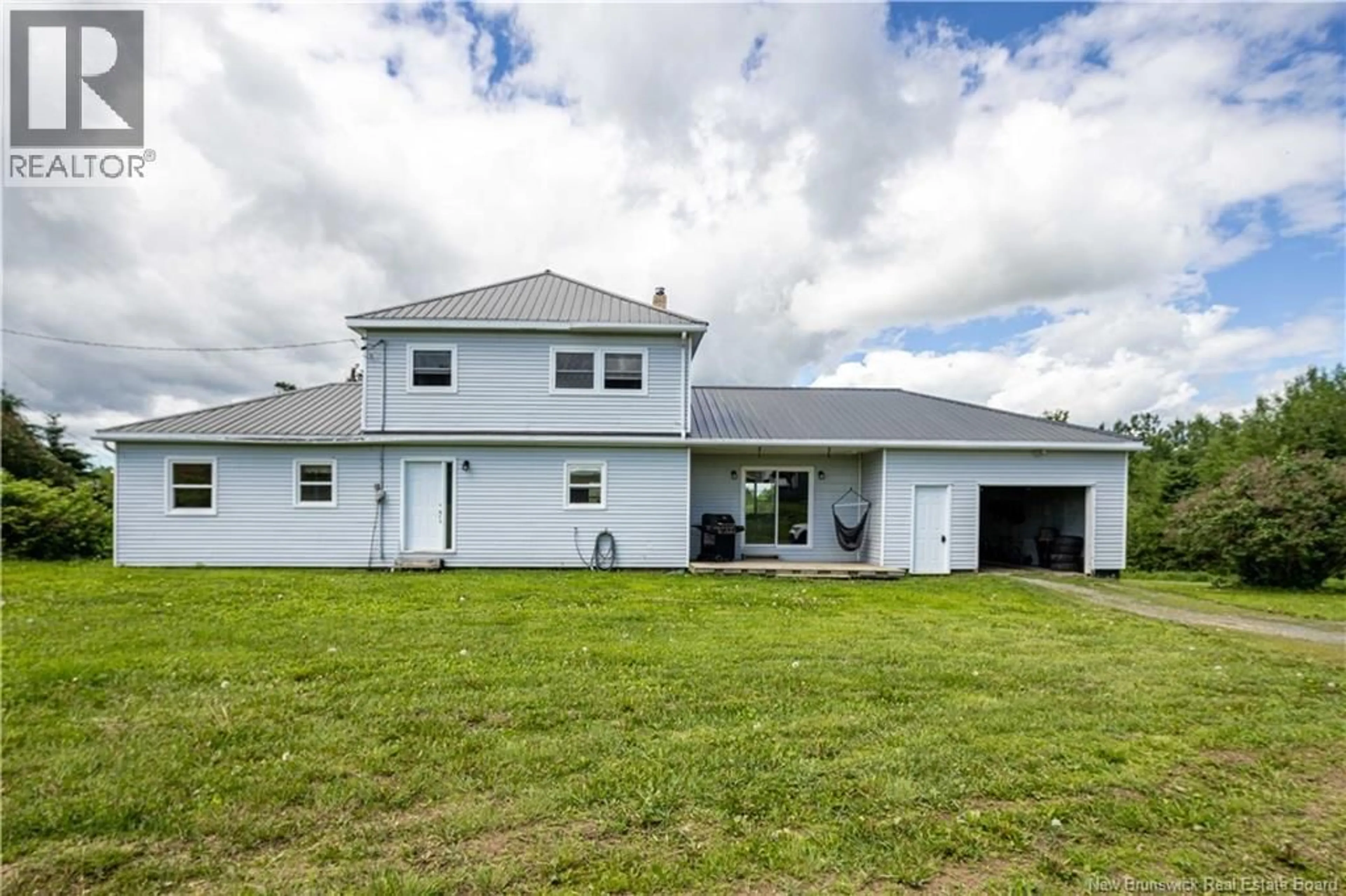 A pic from outside/outdoor area/front of a property/back of a property/a pic from drone, water/lake/river/ocean view for 138 580 ROUTE, Windsor New Brunswick E7L4M8